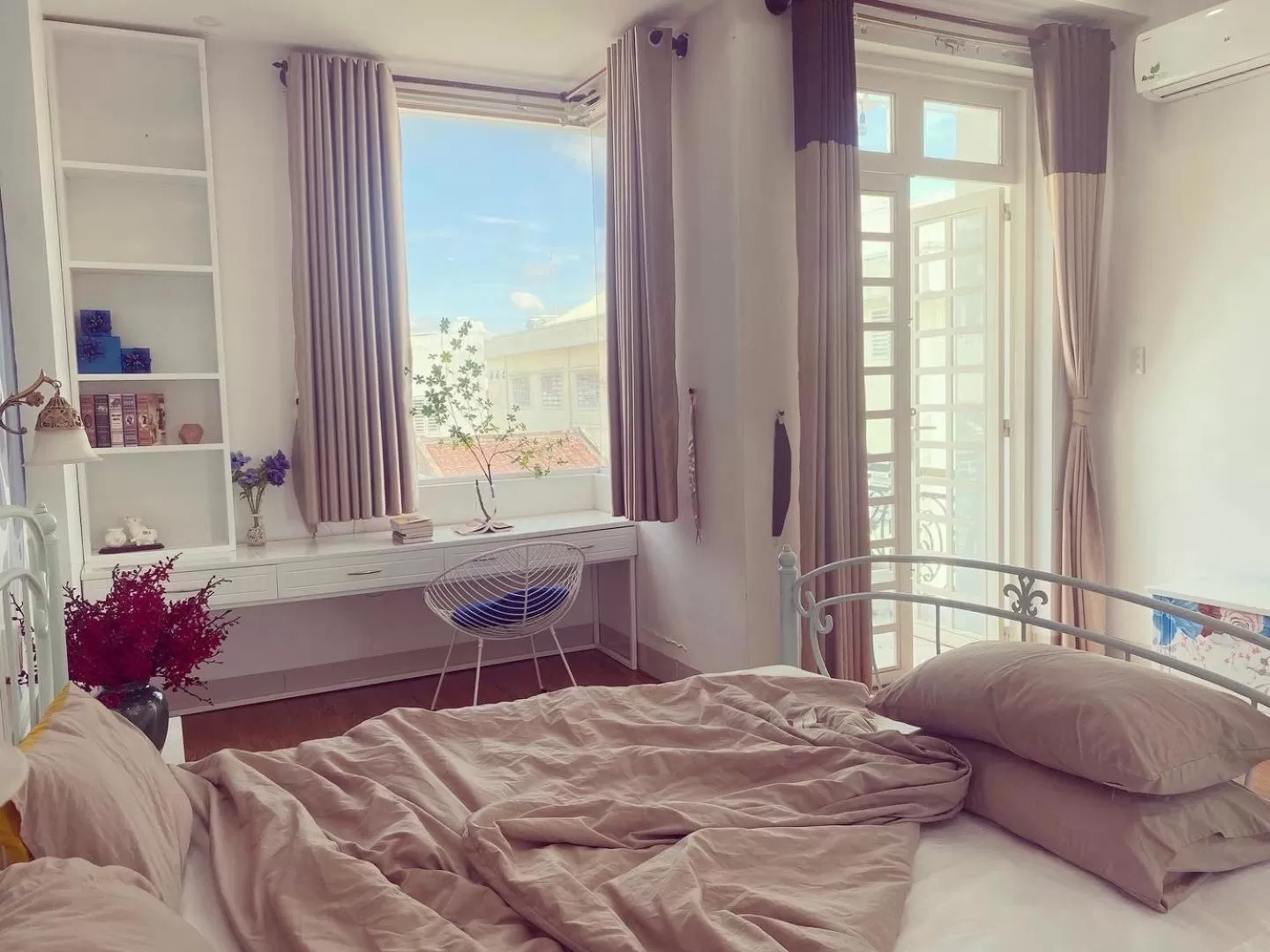 Bed in Emerald Boutique Stay 2