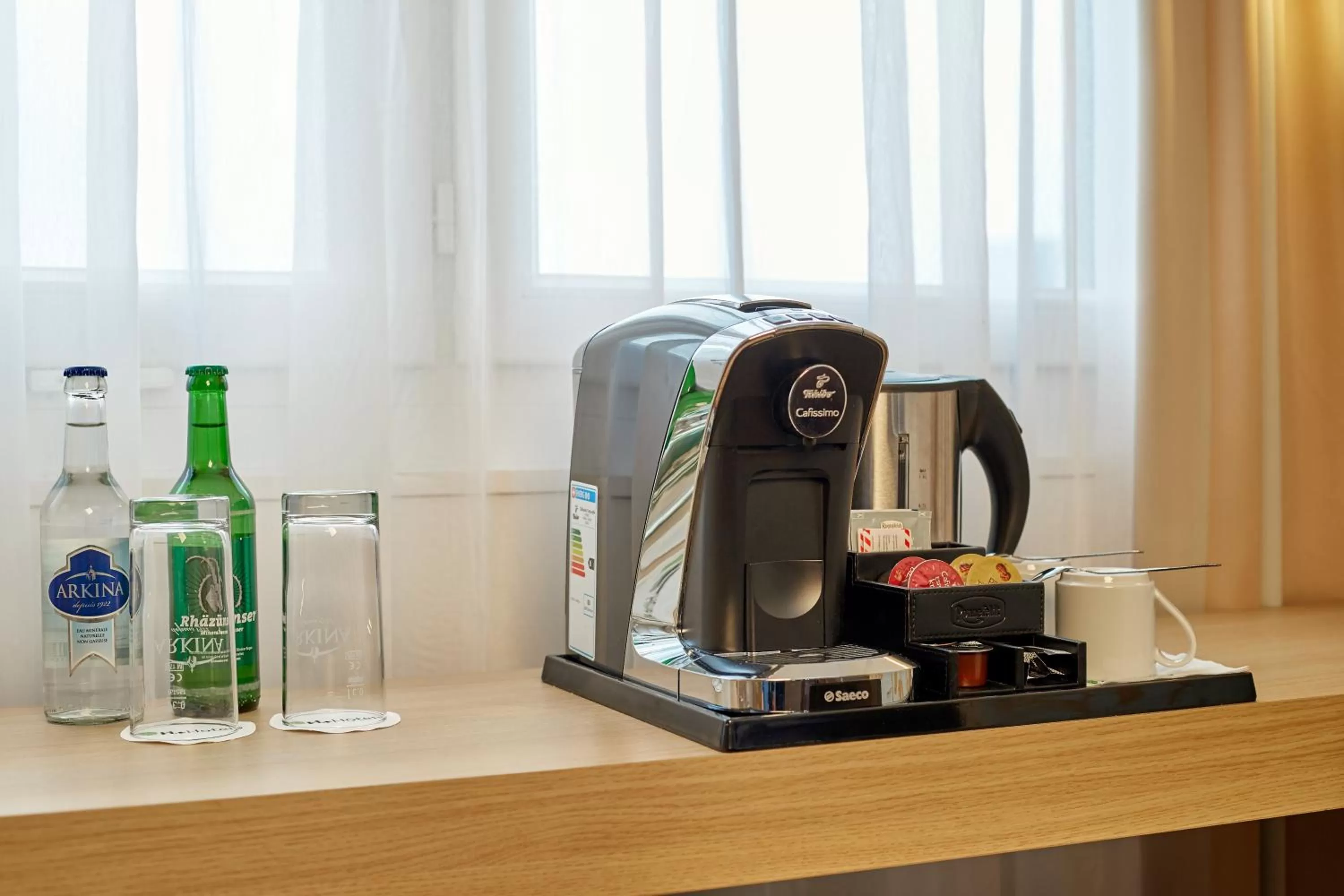 Coffee/tea facilities in H+ Hotel Zürich