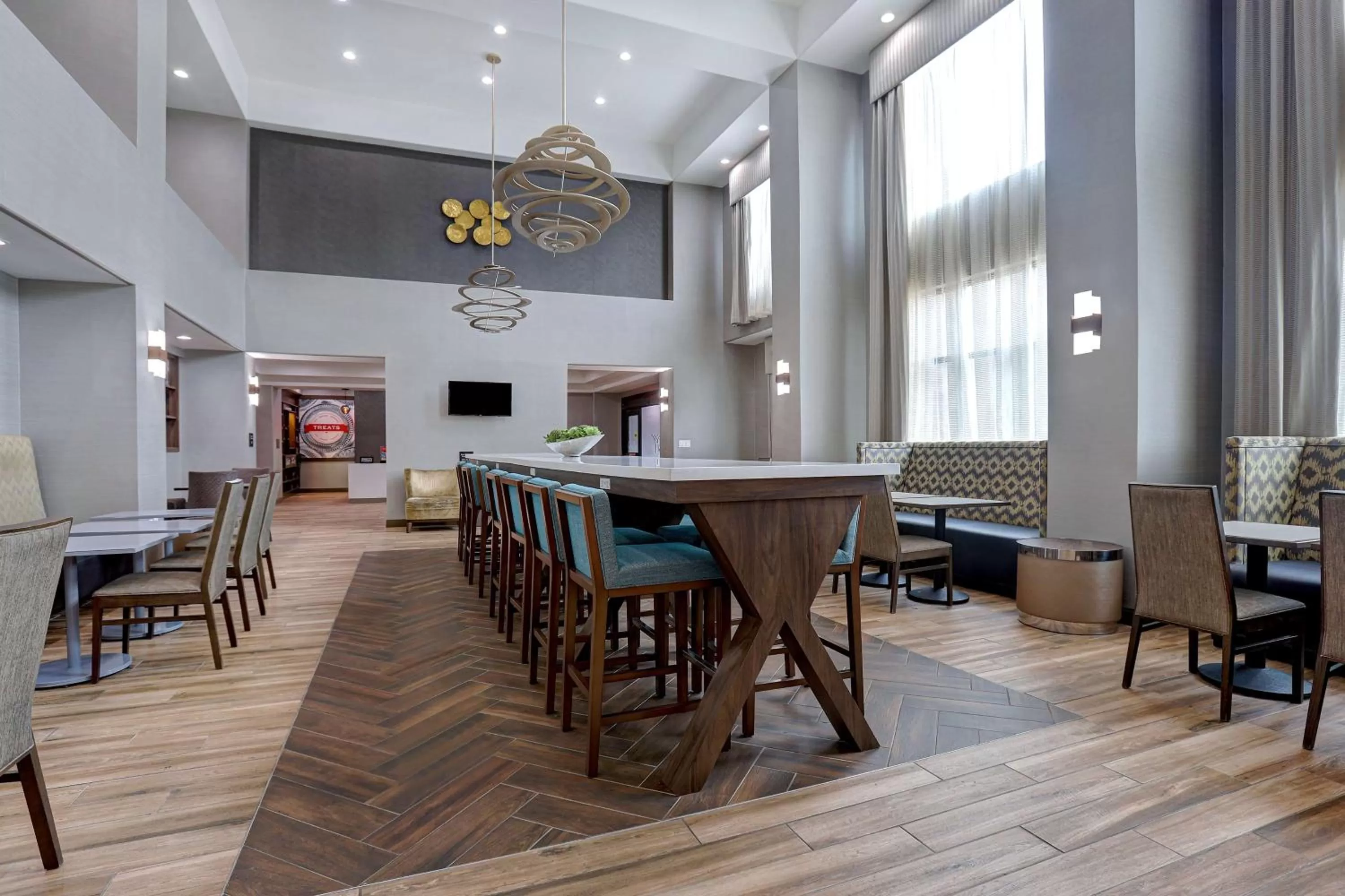 Breakfast in Hampton Inn & Suites Dallas-DeSoto