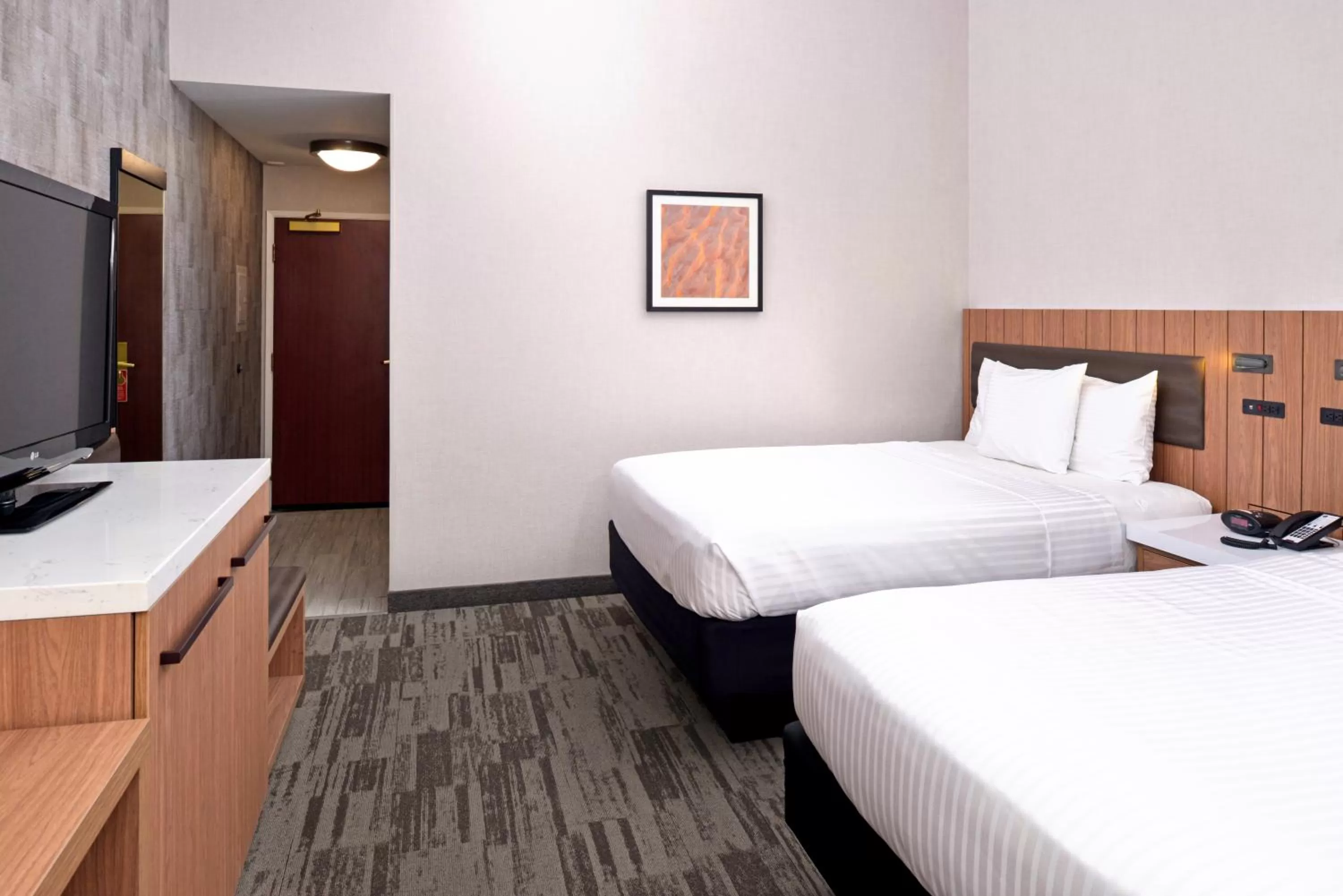 Photo of the whole room, Bed in Modesto Hotel - Gateway to Yosemite