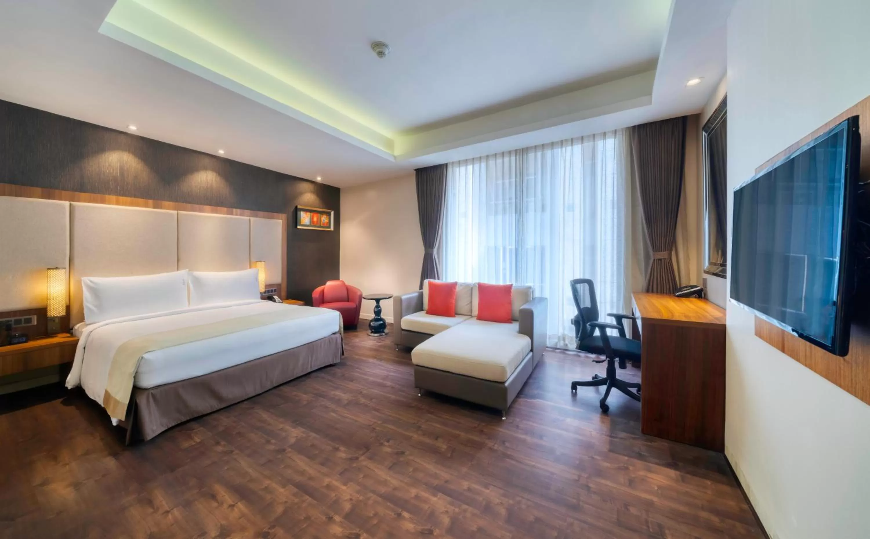 Bedroom, Bed in Holiday Inn Kolkata Airport by IHG