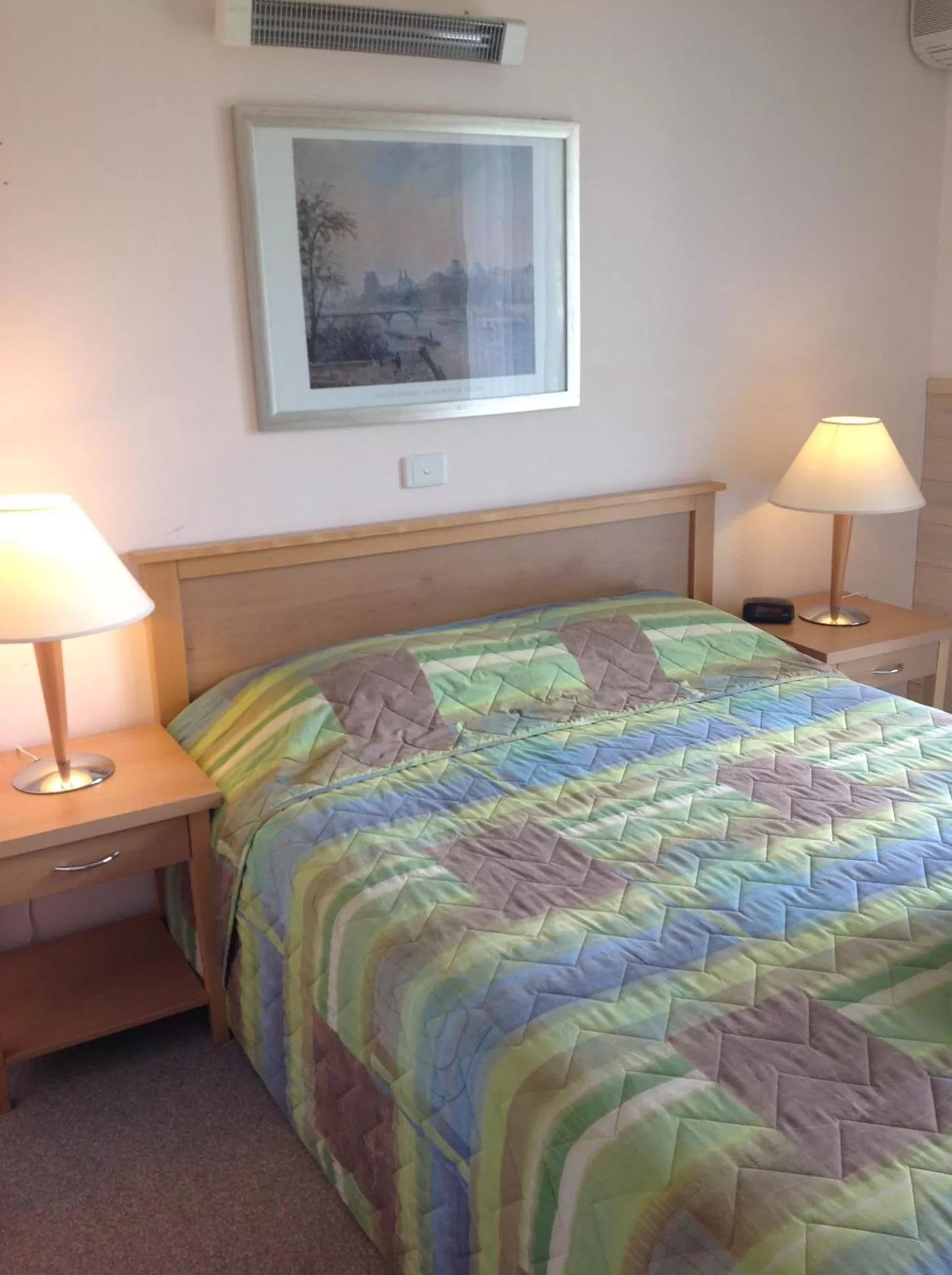 Bed in Motel Farnboro