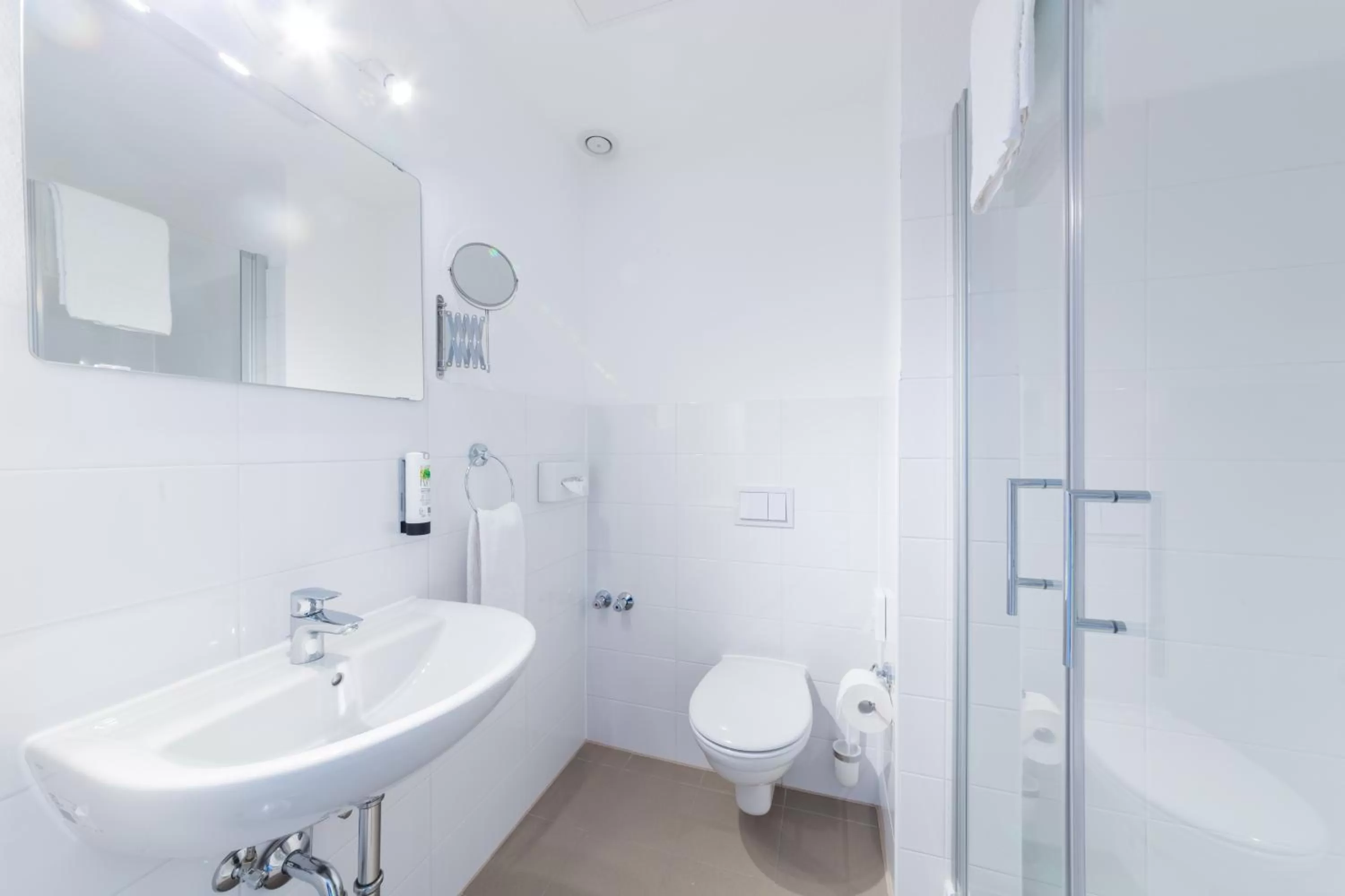 Bathroom in Friends Hotel Bad Salzuflen