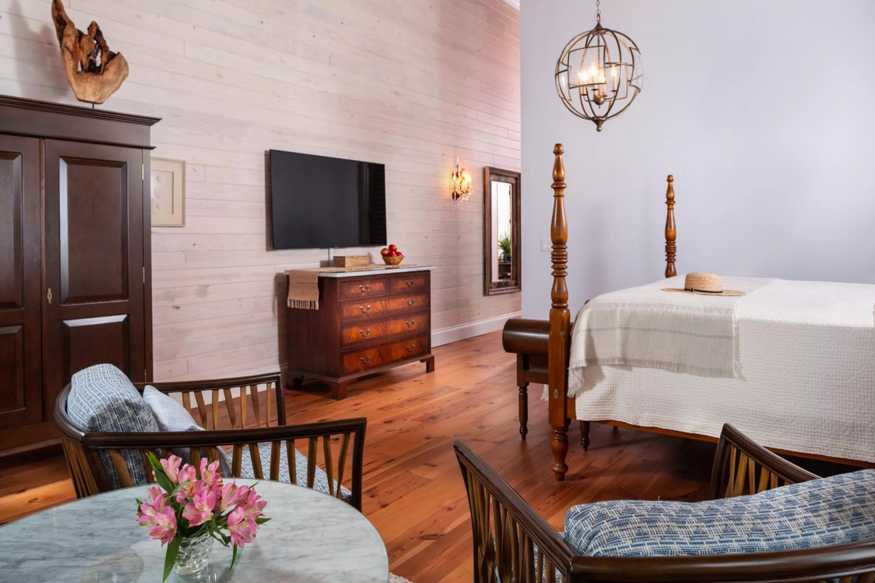 TV and multimedia in Port d'Hiver Bed and Breakfast