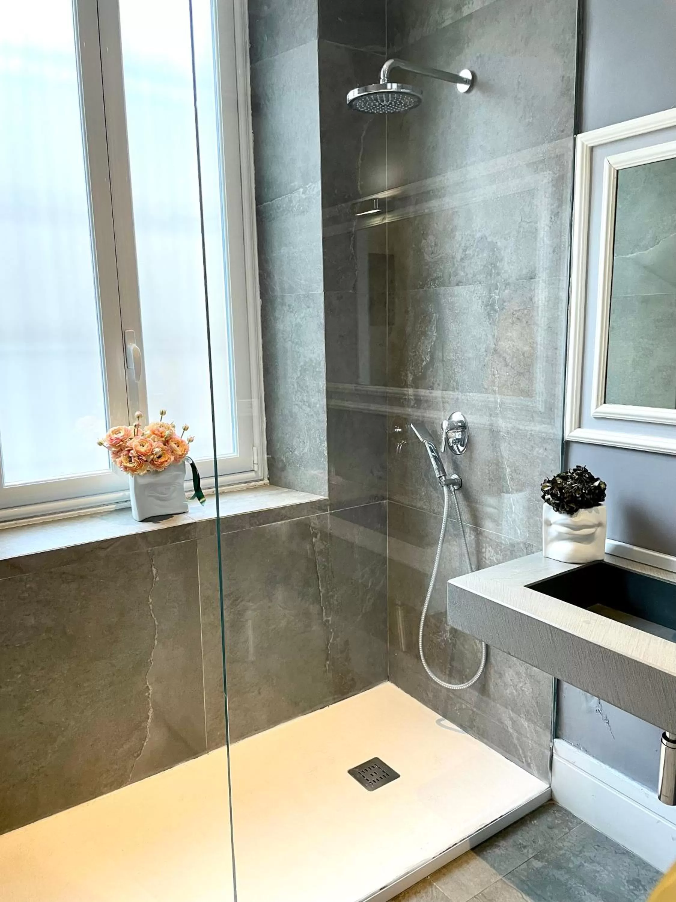 Shower in XENIA LUXURY ROOMS
