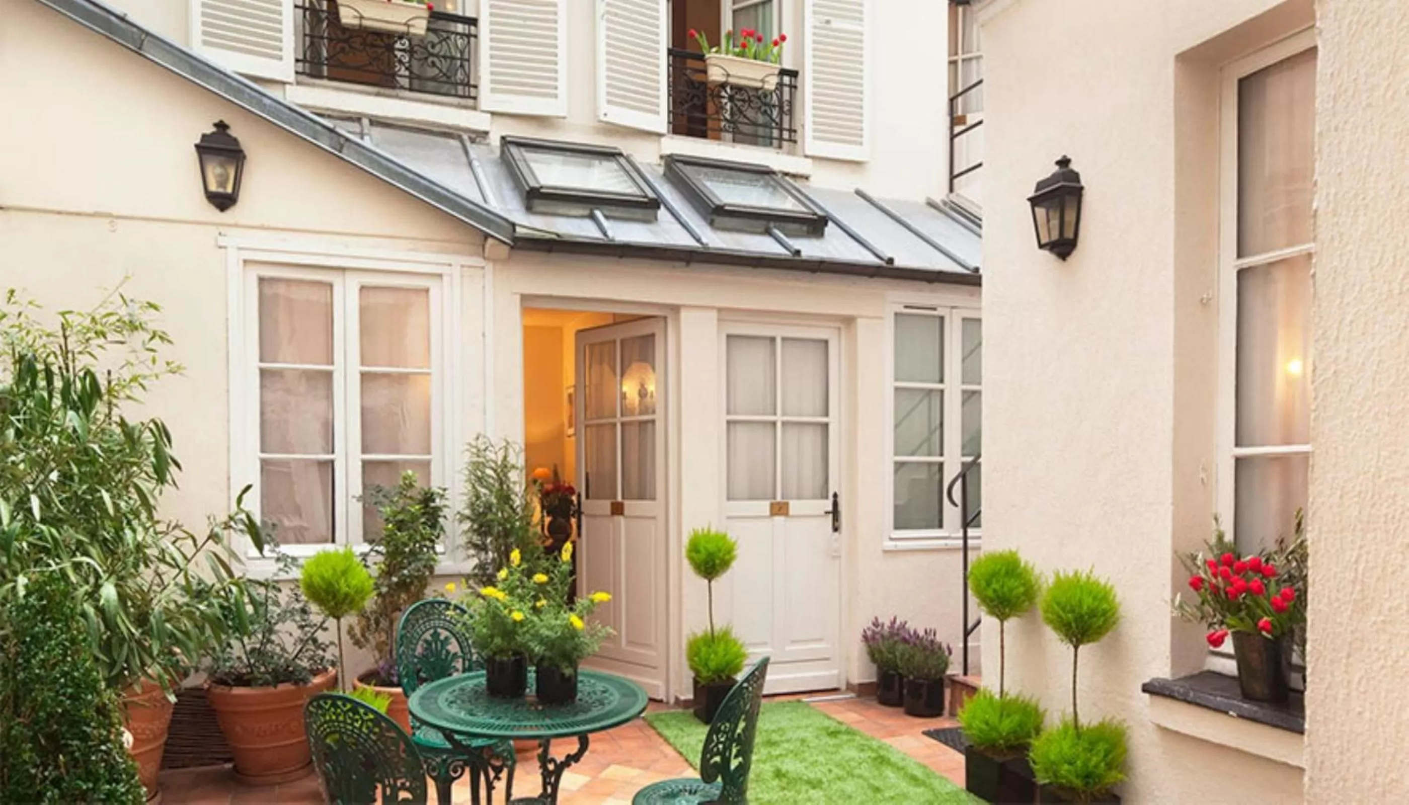 Balcony/Terrace in Castex Hotel