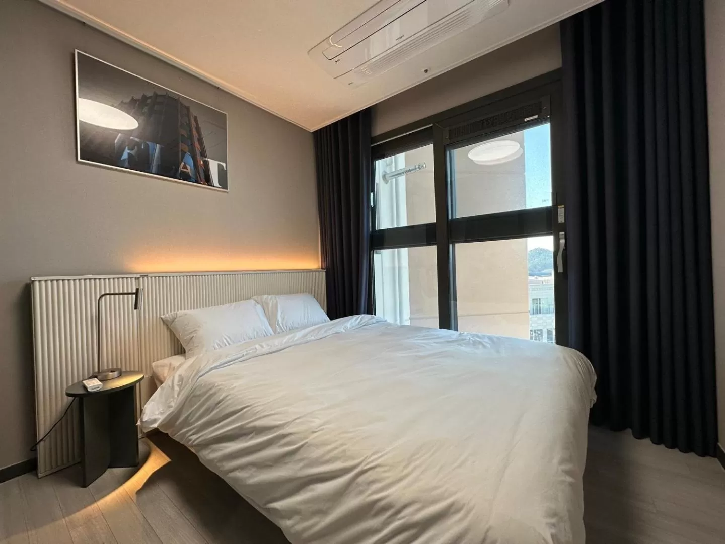 Bed in Y Collection by UH FLAT Osiria