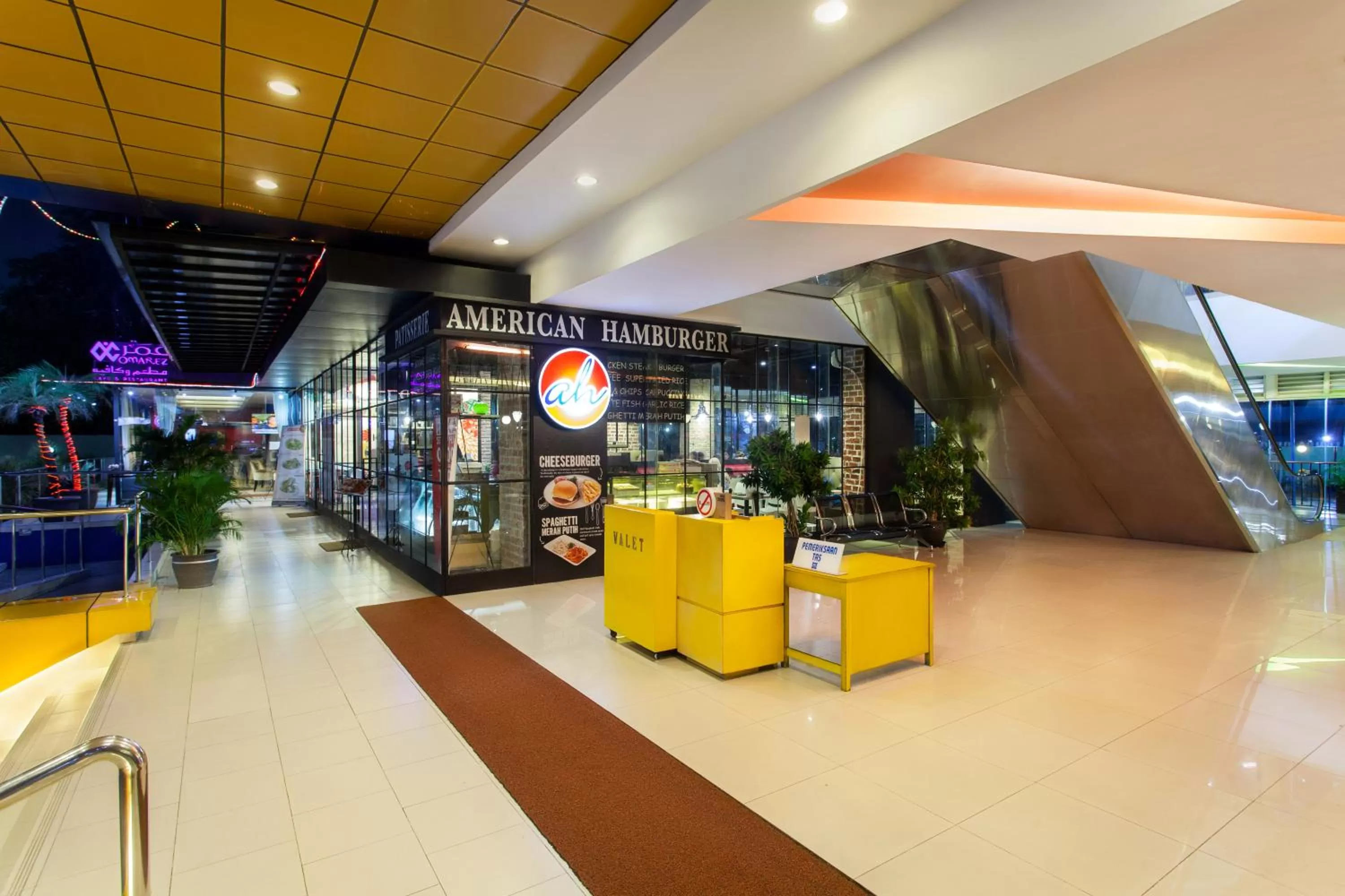 Restaurant/places to eat in Ibis Budget Jakarta Cikini