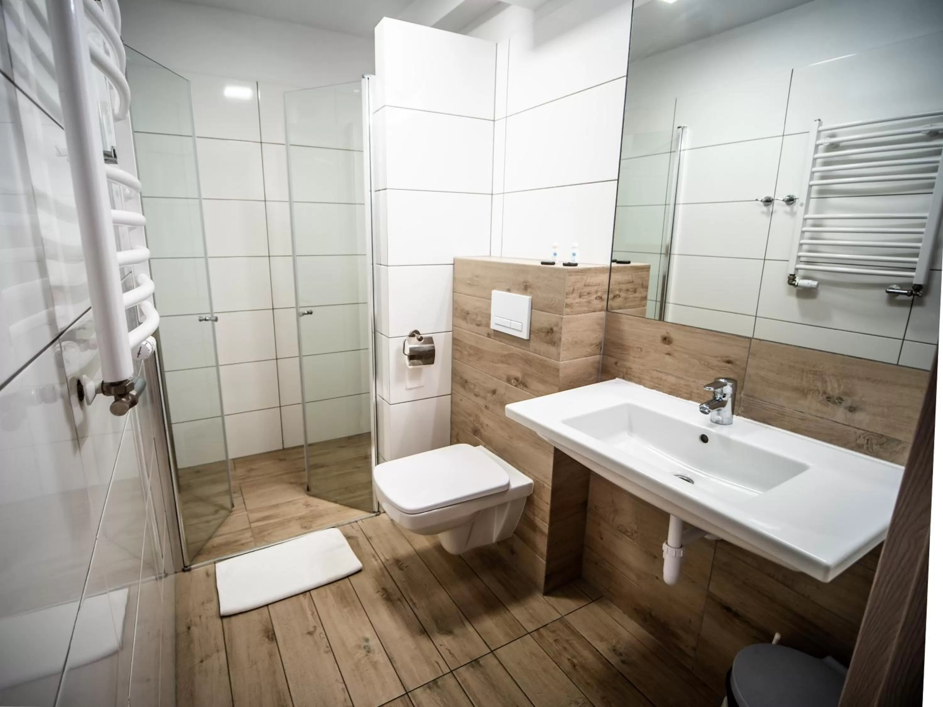 Property building, Bathroom in Sanatorium Mewa