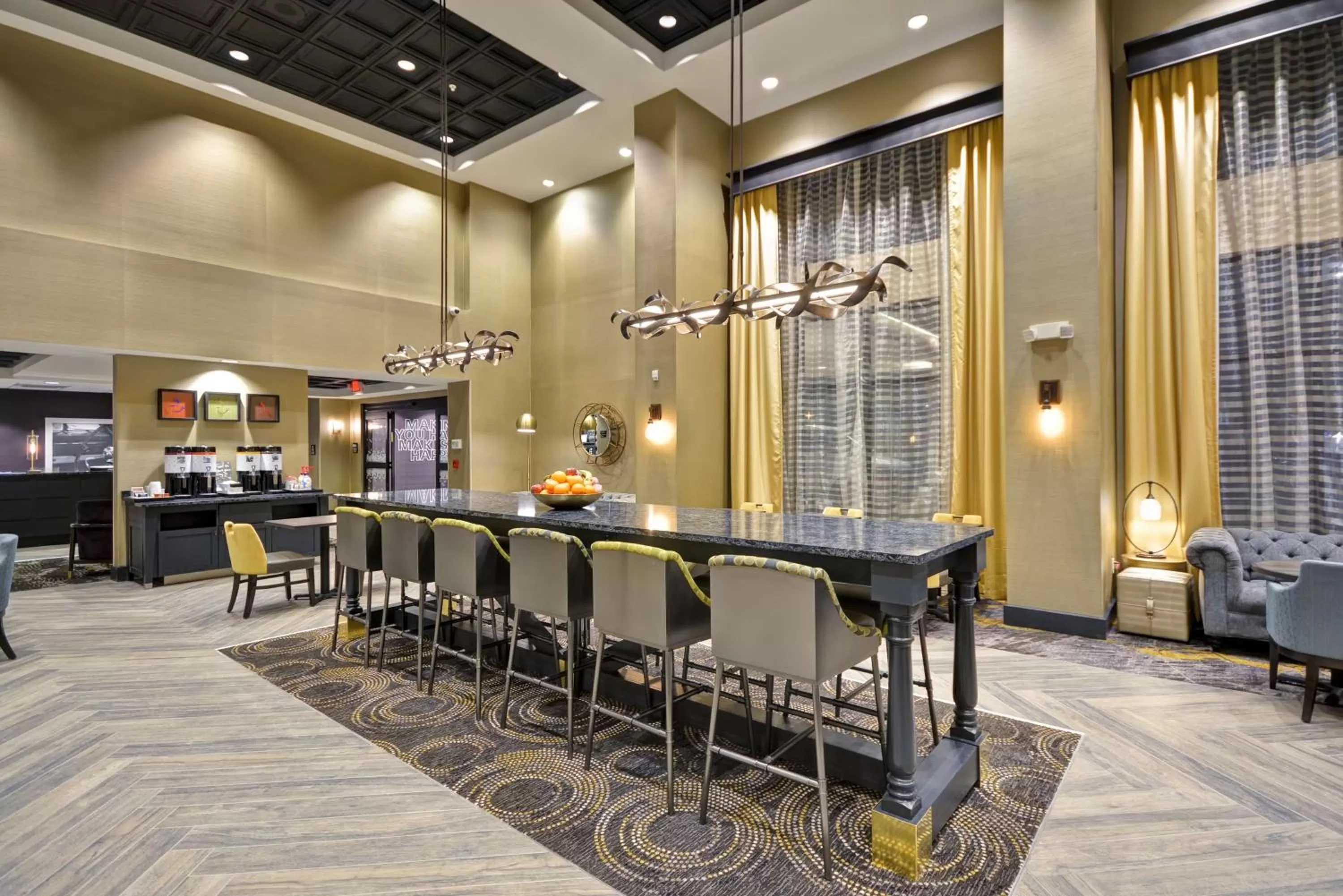 Lobby or reception in Hampton Inn & Suites Detroit/Warren