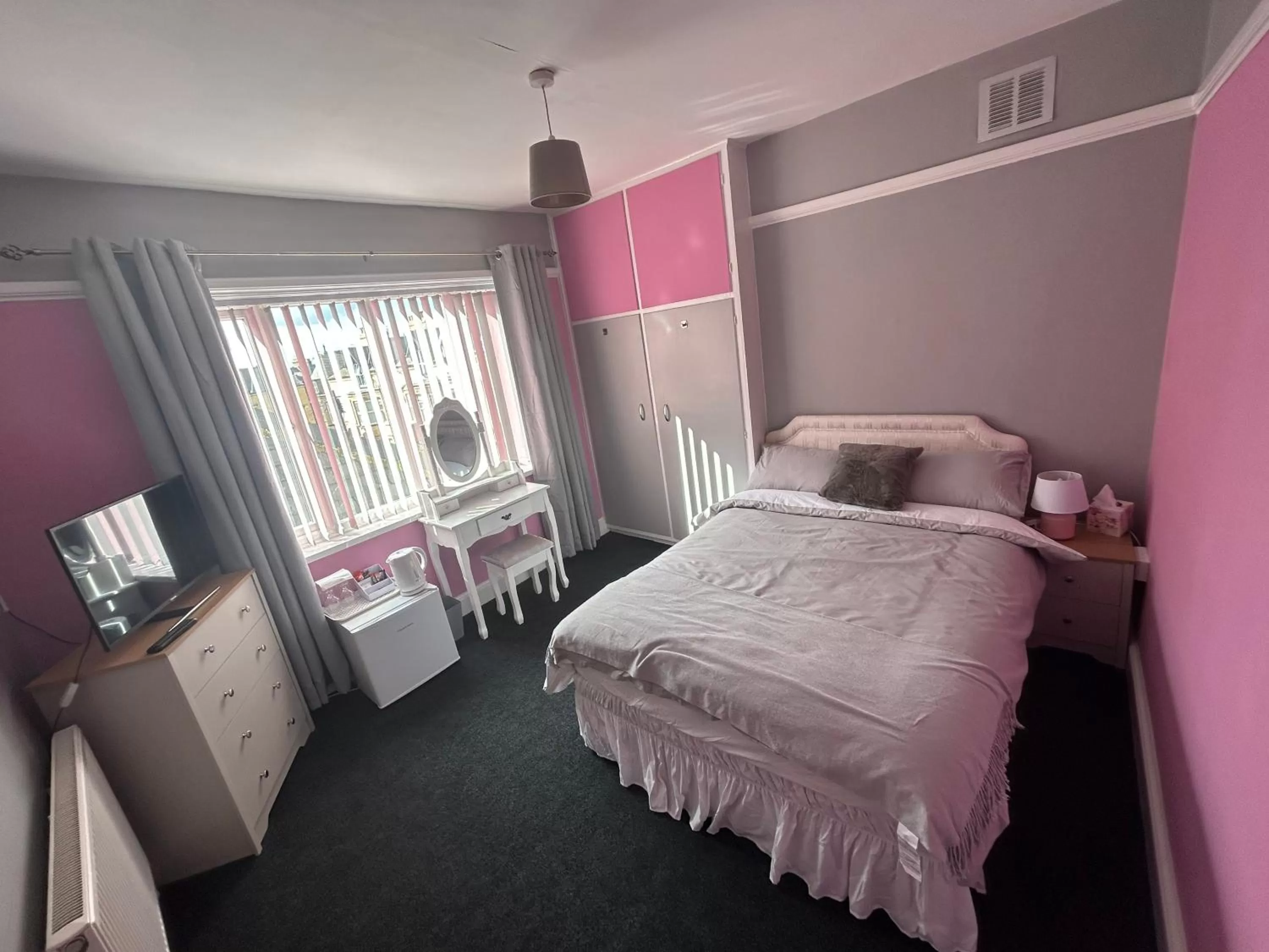 Bed in Balanco’s b&b