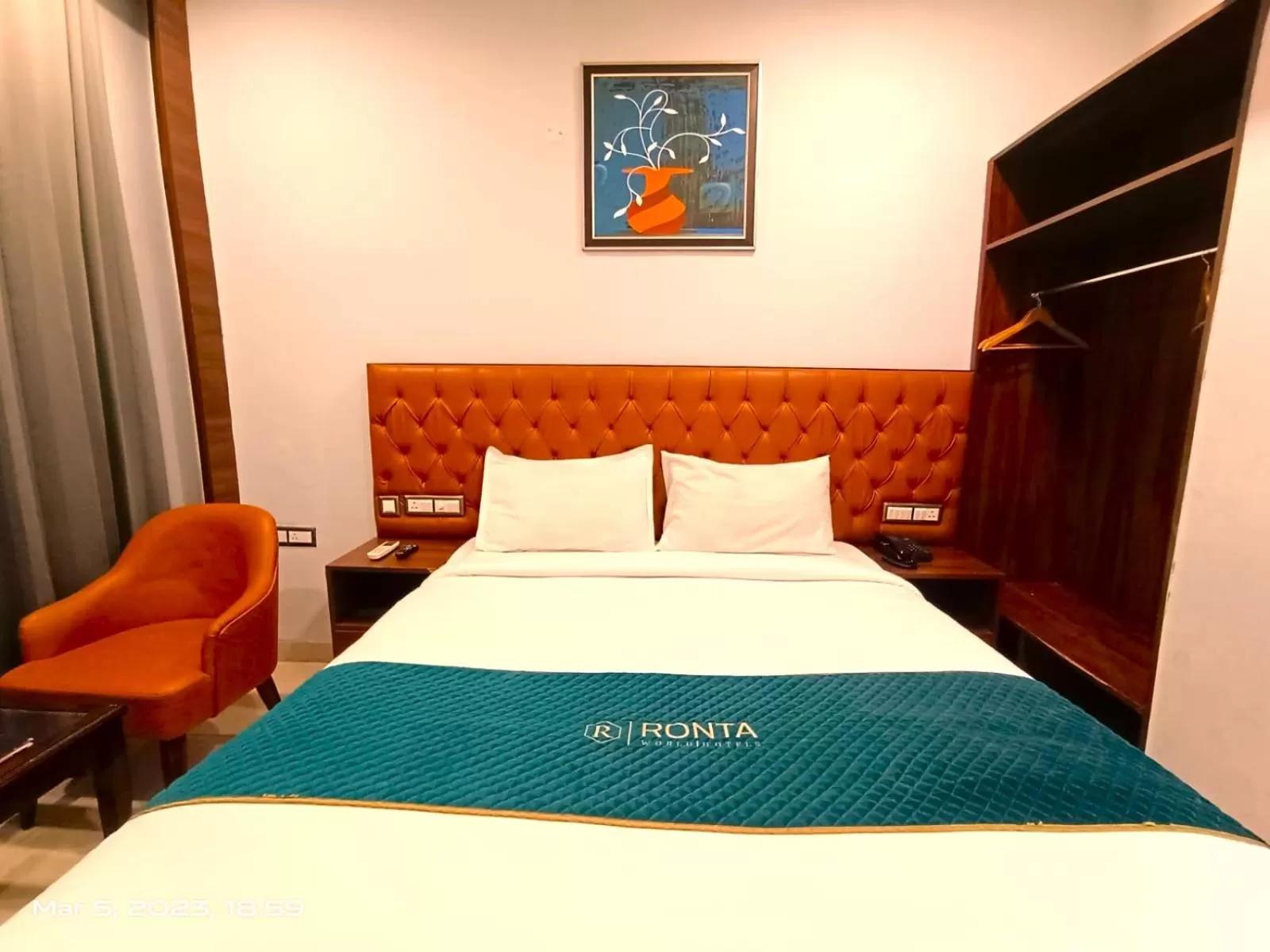 Bed in RONTA WORLD HOTELS