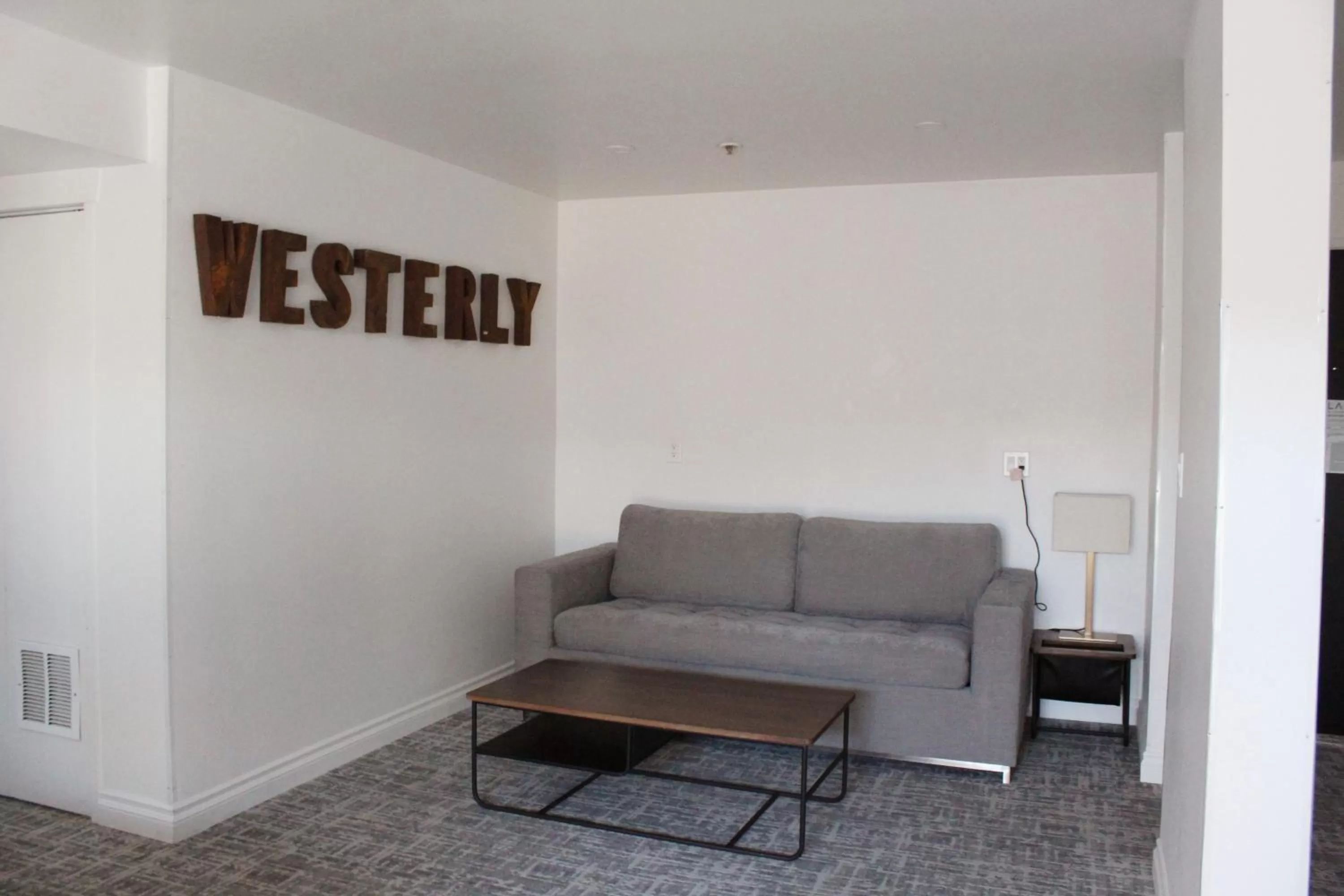 Vinland Hotel and Lounge