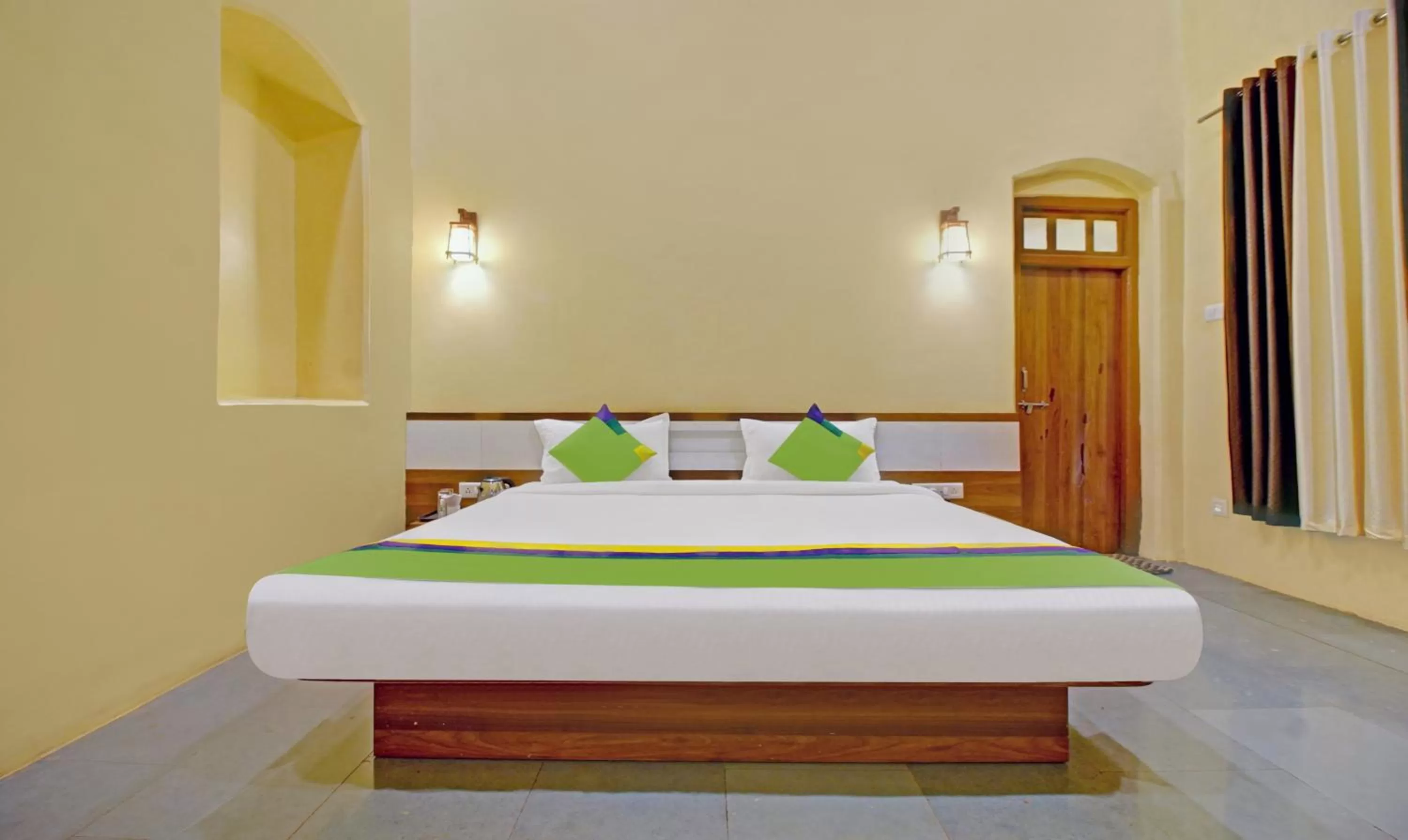 Bed in Treebo Trend Shalimar In The Forest Matheran