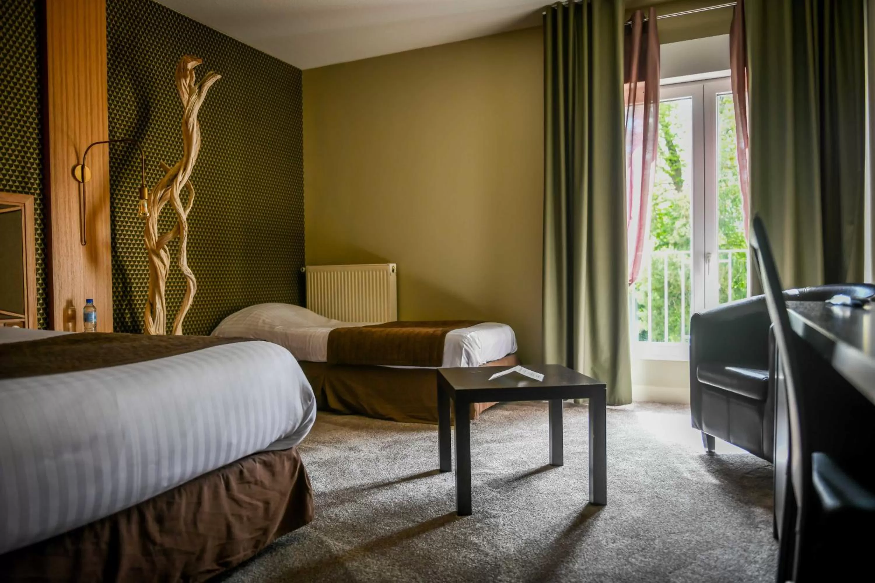 Photo of the whole room, Bed in Chateau du Clos de la Ribaudiere - Teritoria