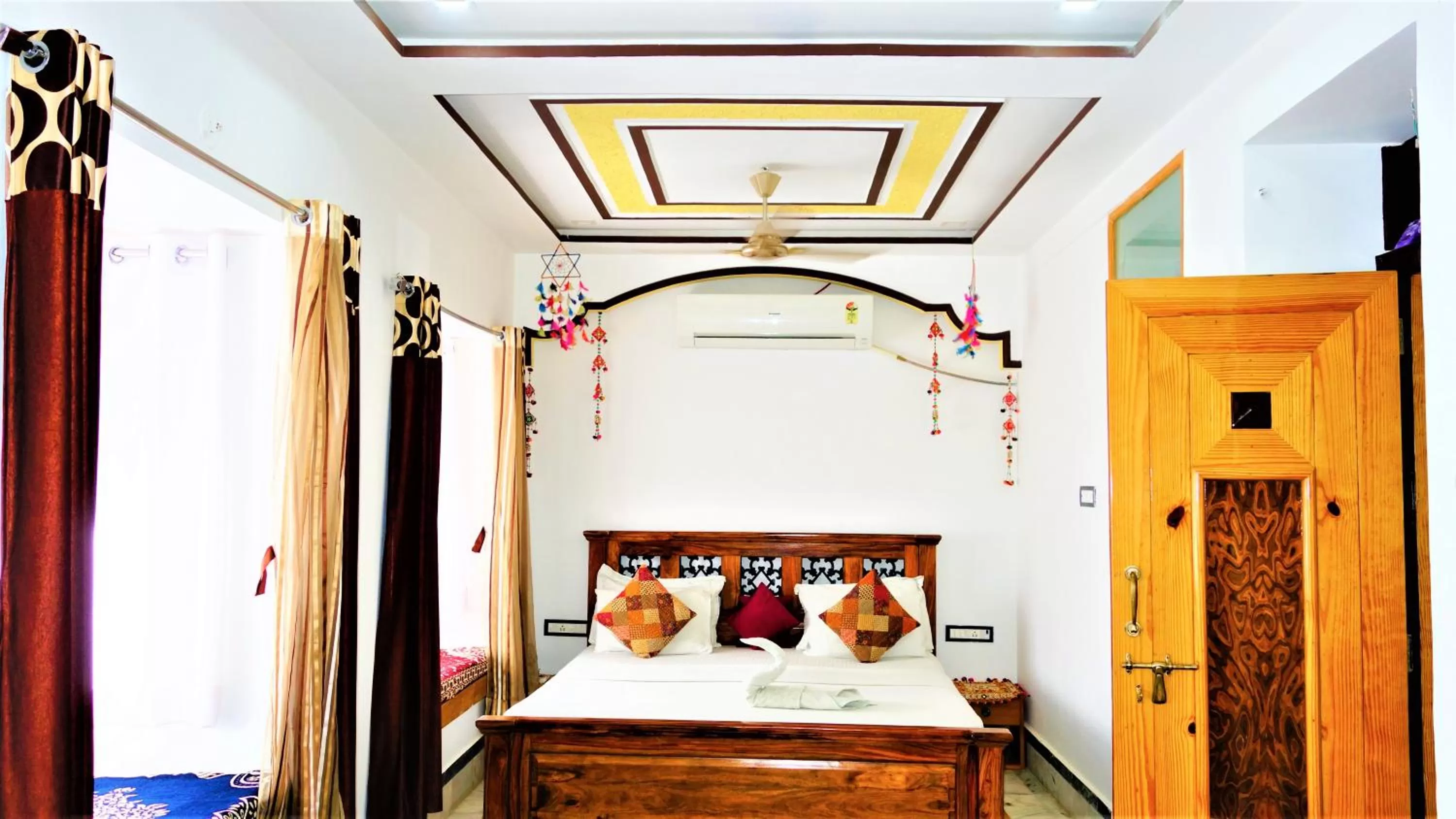 Bed in The Wanderlust Guest House & Safari