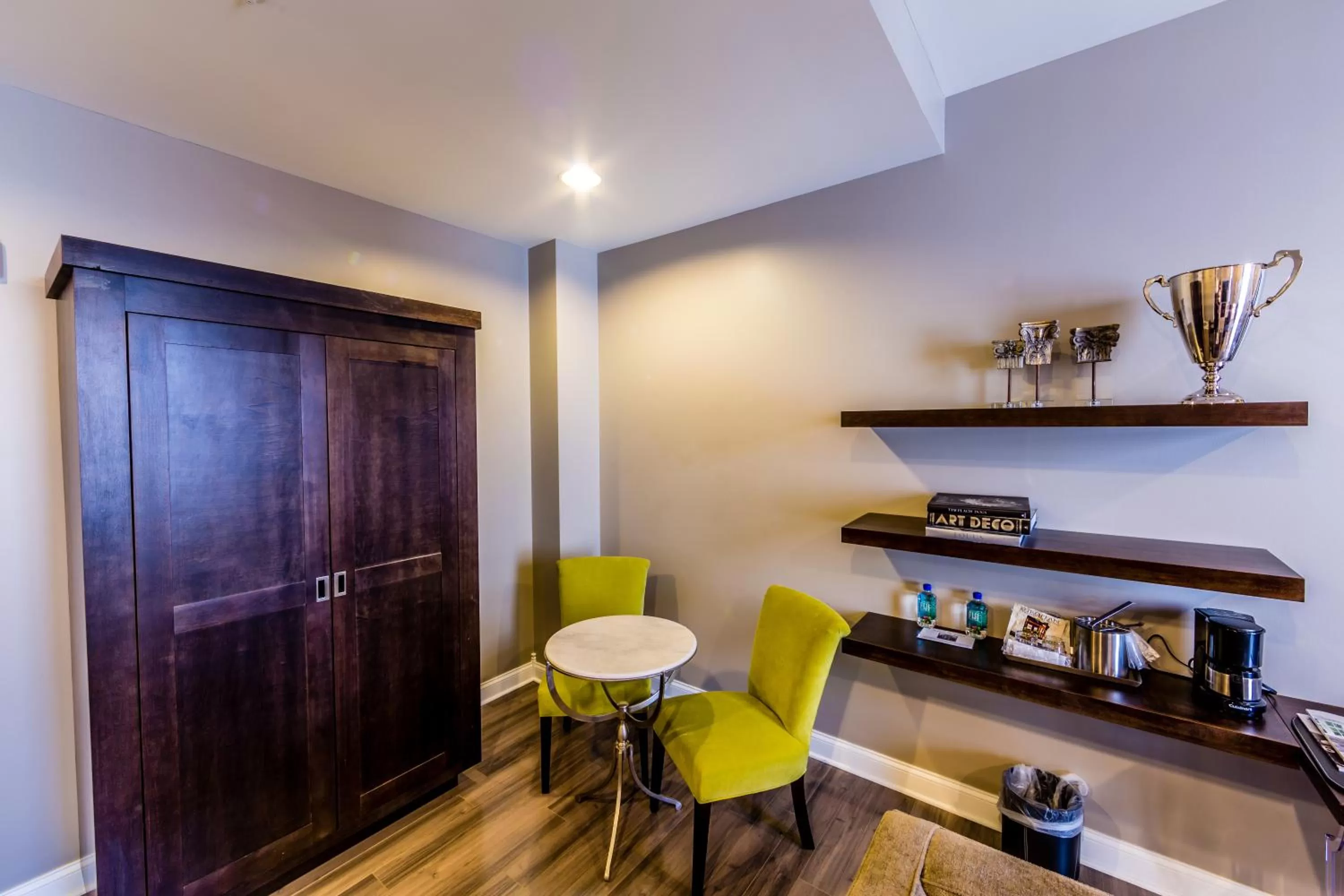 Living room in Hotel at the Lafayette Trademark Collection by Wyndham