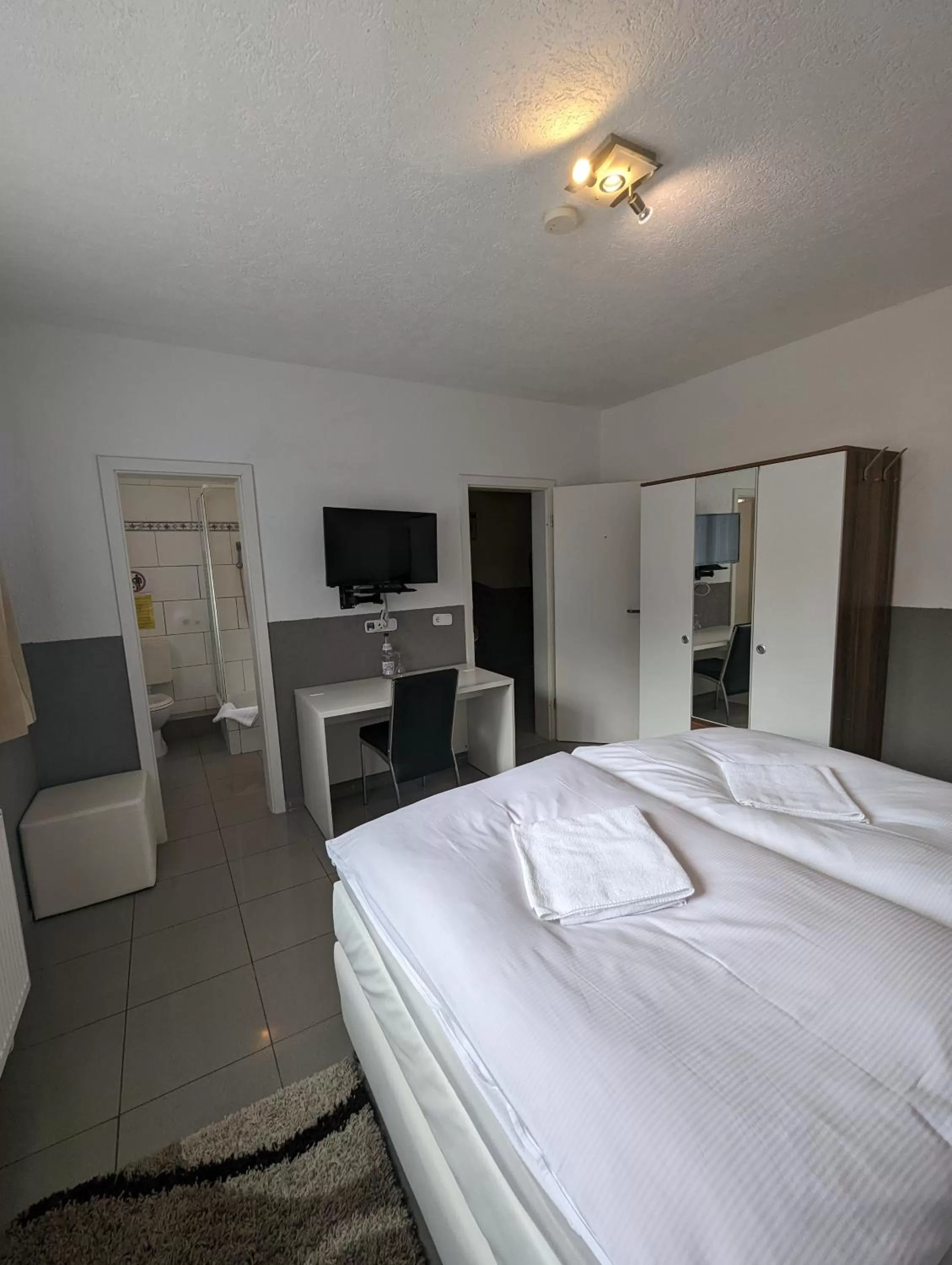 Bed in Hotel Eiserner Anton