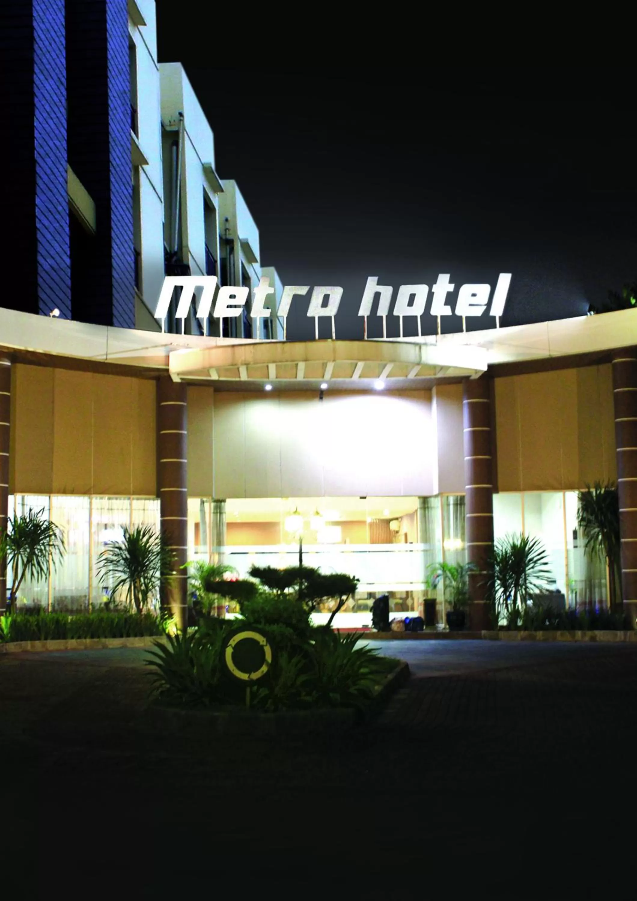Facade/entrance in Metro Hotel Jababeka
