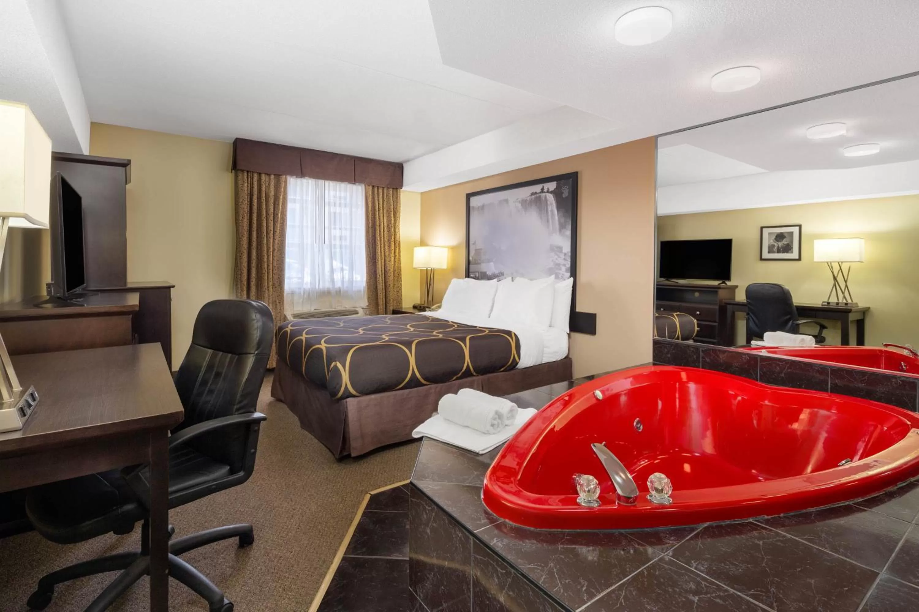 Photo of the whole room, Bed in Super 8 by Wyndham Niagara Falls by the Falls