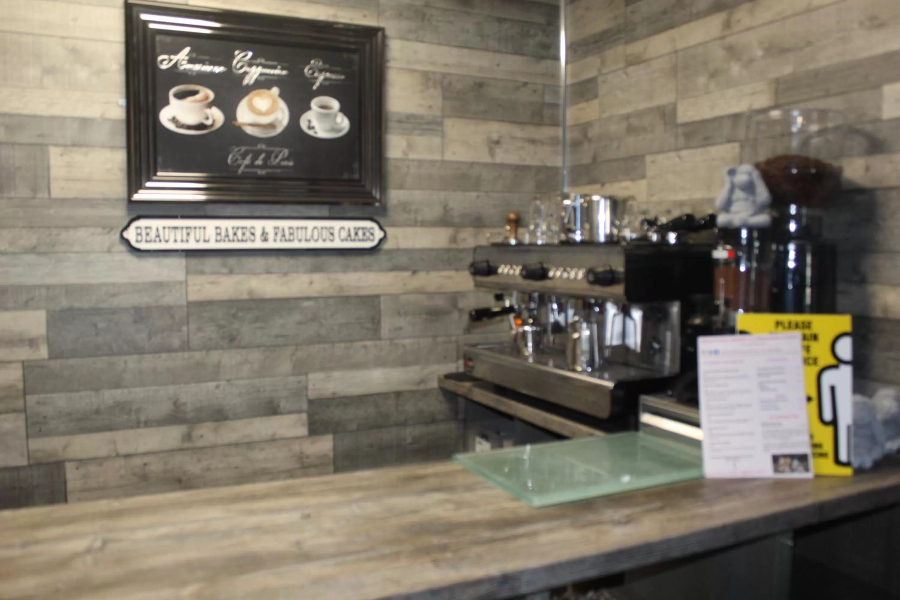 Coffee/tea facilities in Kings Boutique Hotel