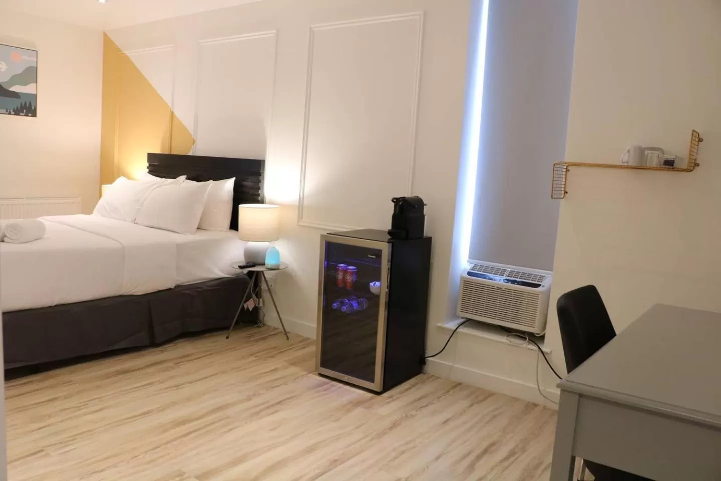 Bedroom, Bed in Pembroke Inn