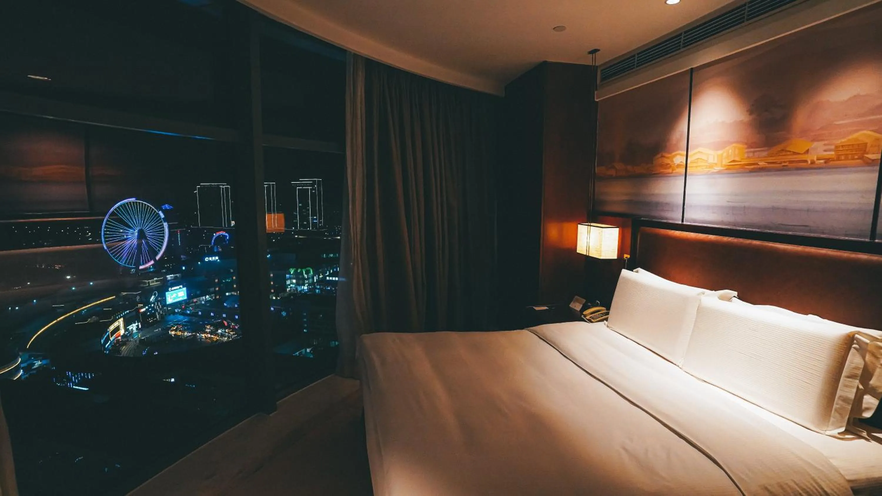 View (from property/room), Bed in DoubleTree By Hilton Ningbo Beilun