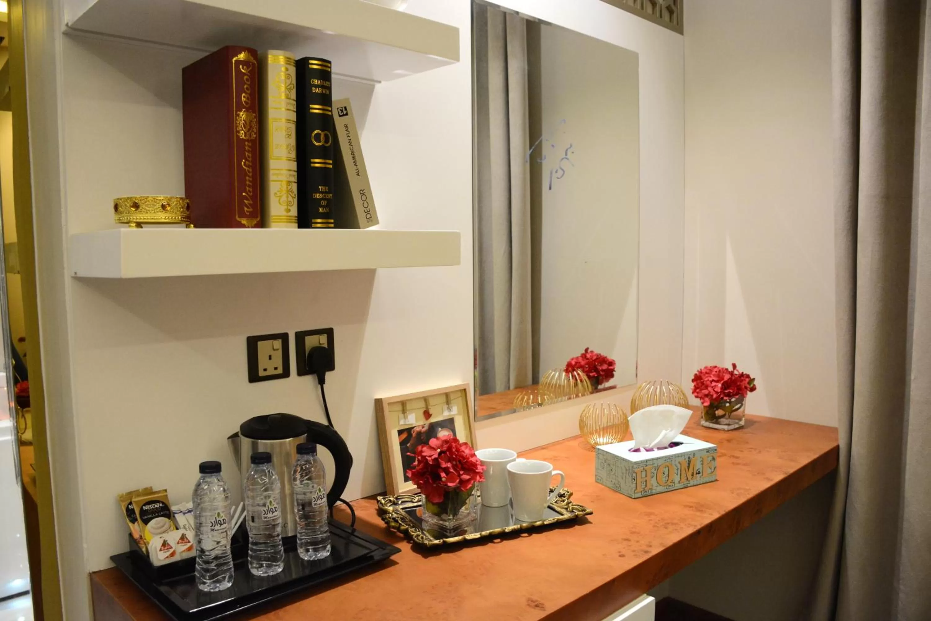 Coffee/tea facilities in E1 Hotel