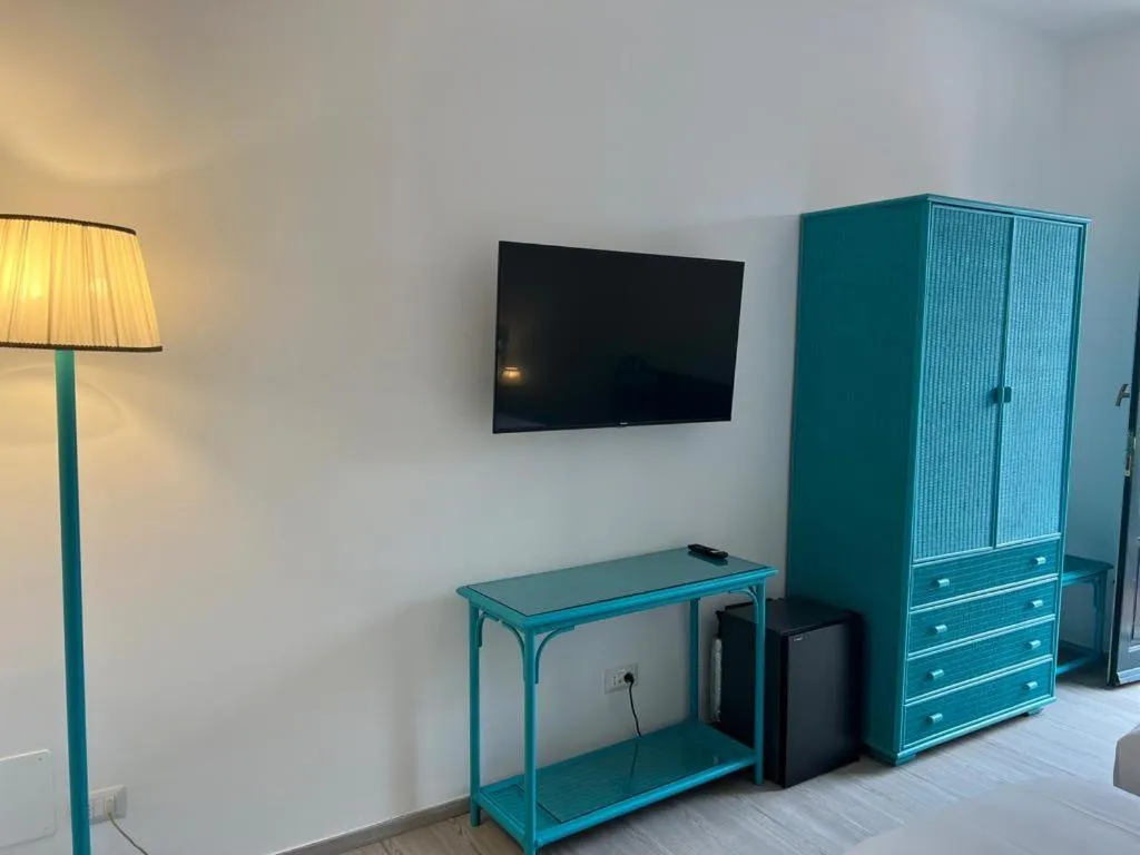 TV and multimedia in Hotel Baia Delle Sirene