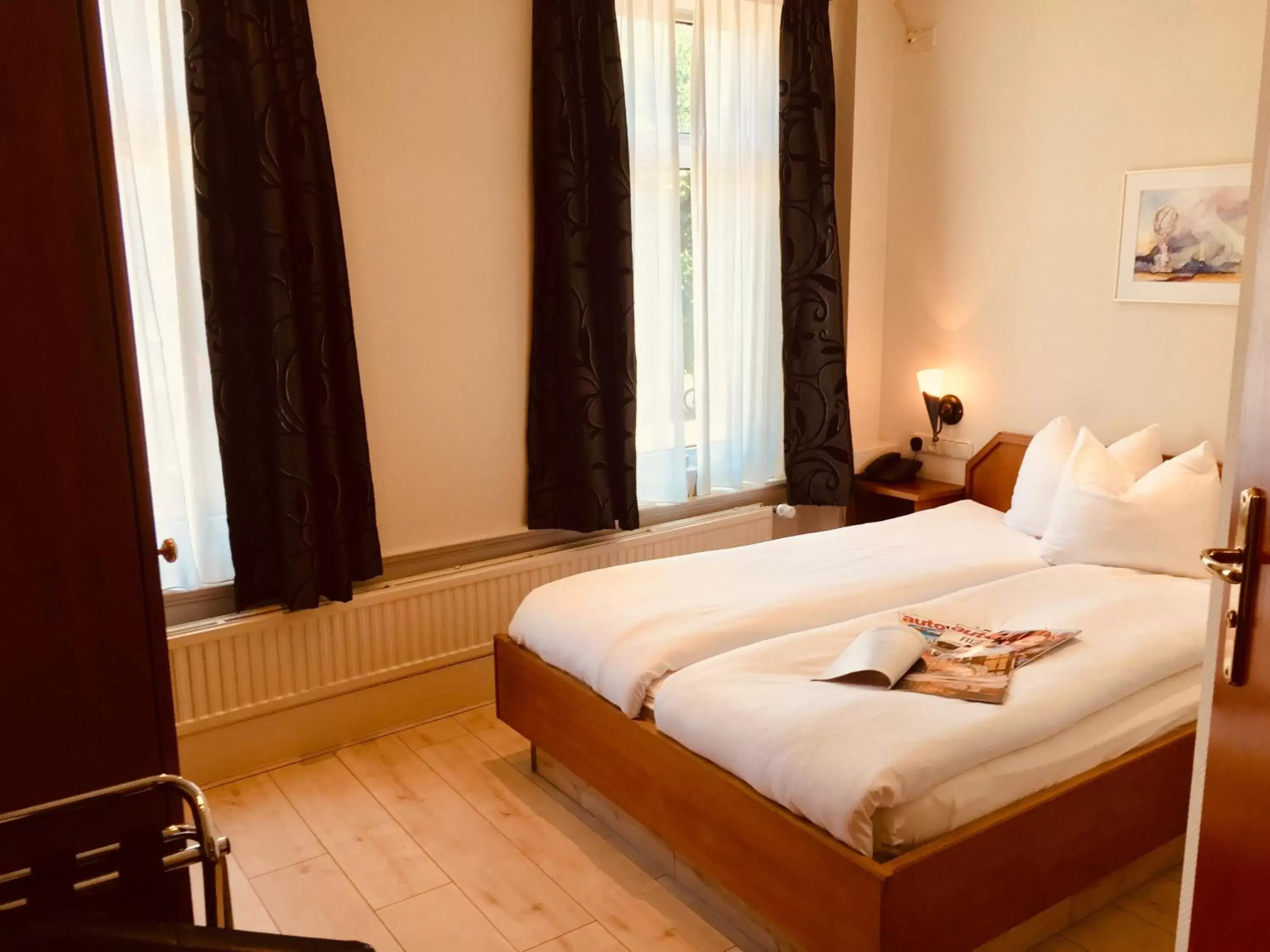 Economy Double Room - single occupancy in Hotel Atlanta Economy Double Room - single occupancy in Hotel Atlanta