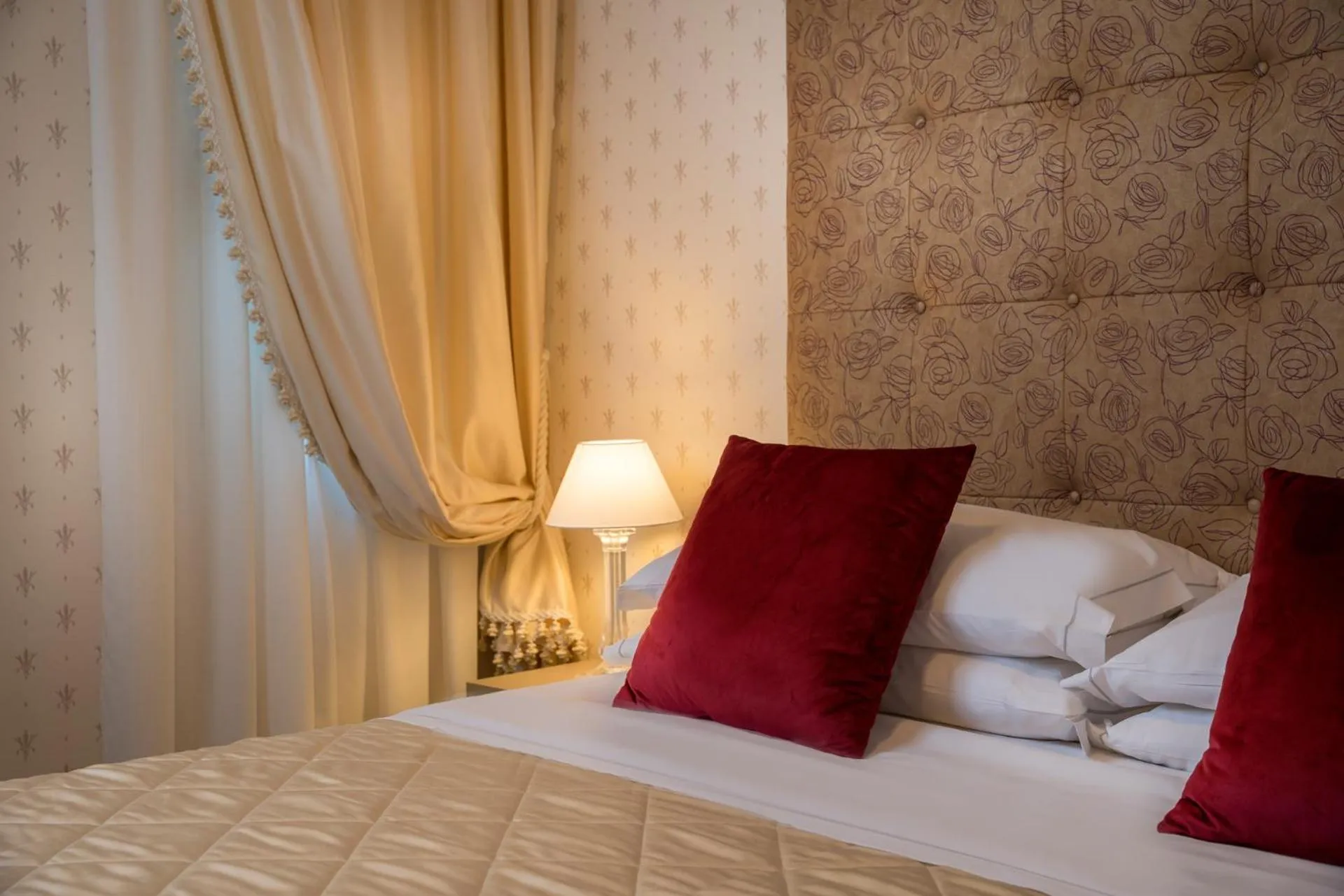 Bedroom, Bed in Albergo Rossini 1936 Small & Charming