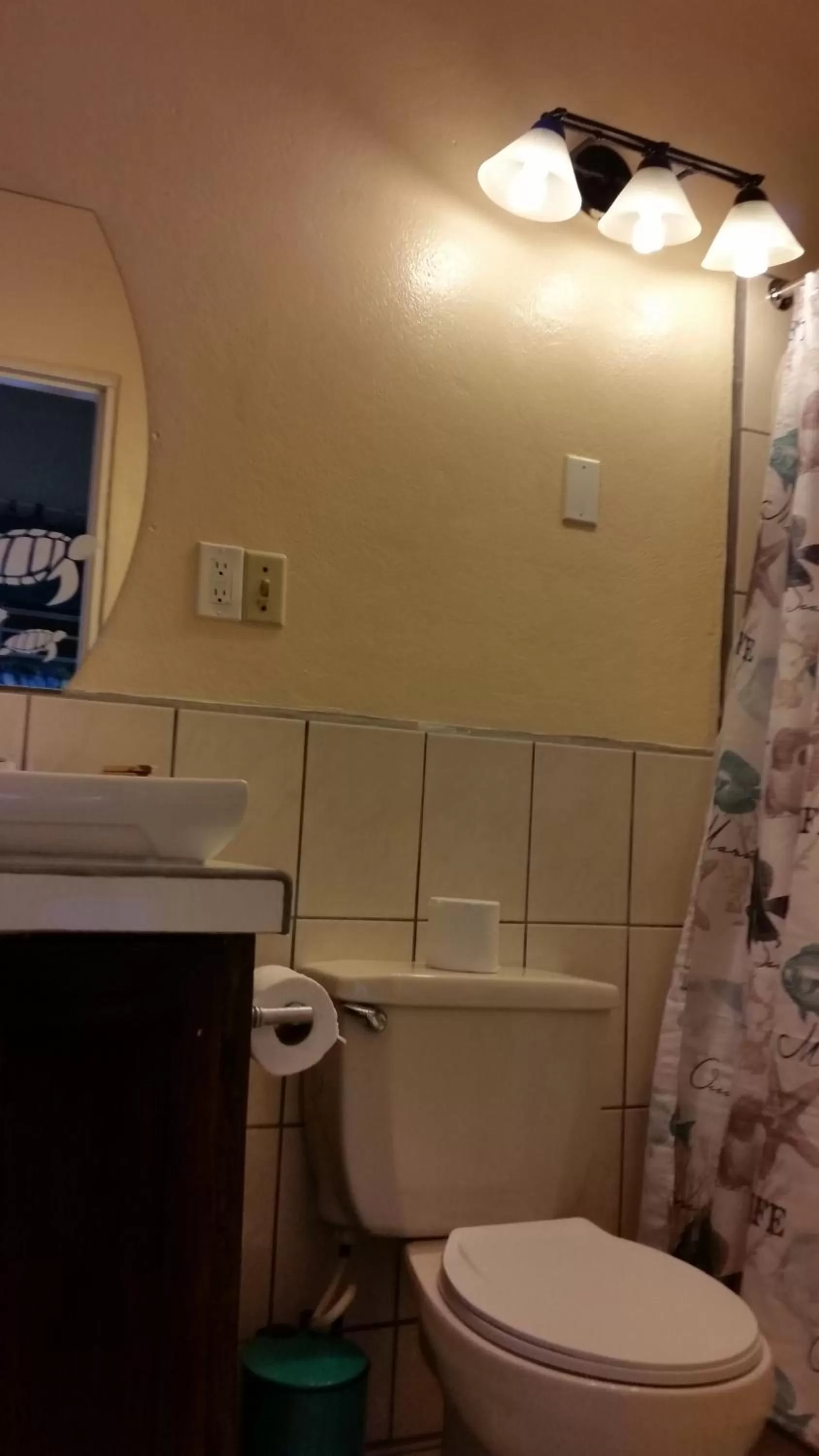 Bathroom in Barefoot Beach Belize