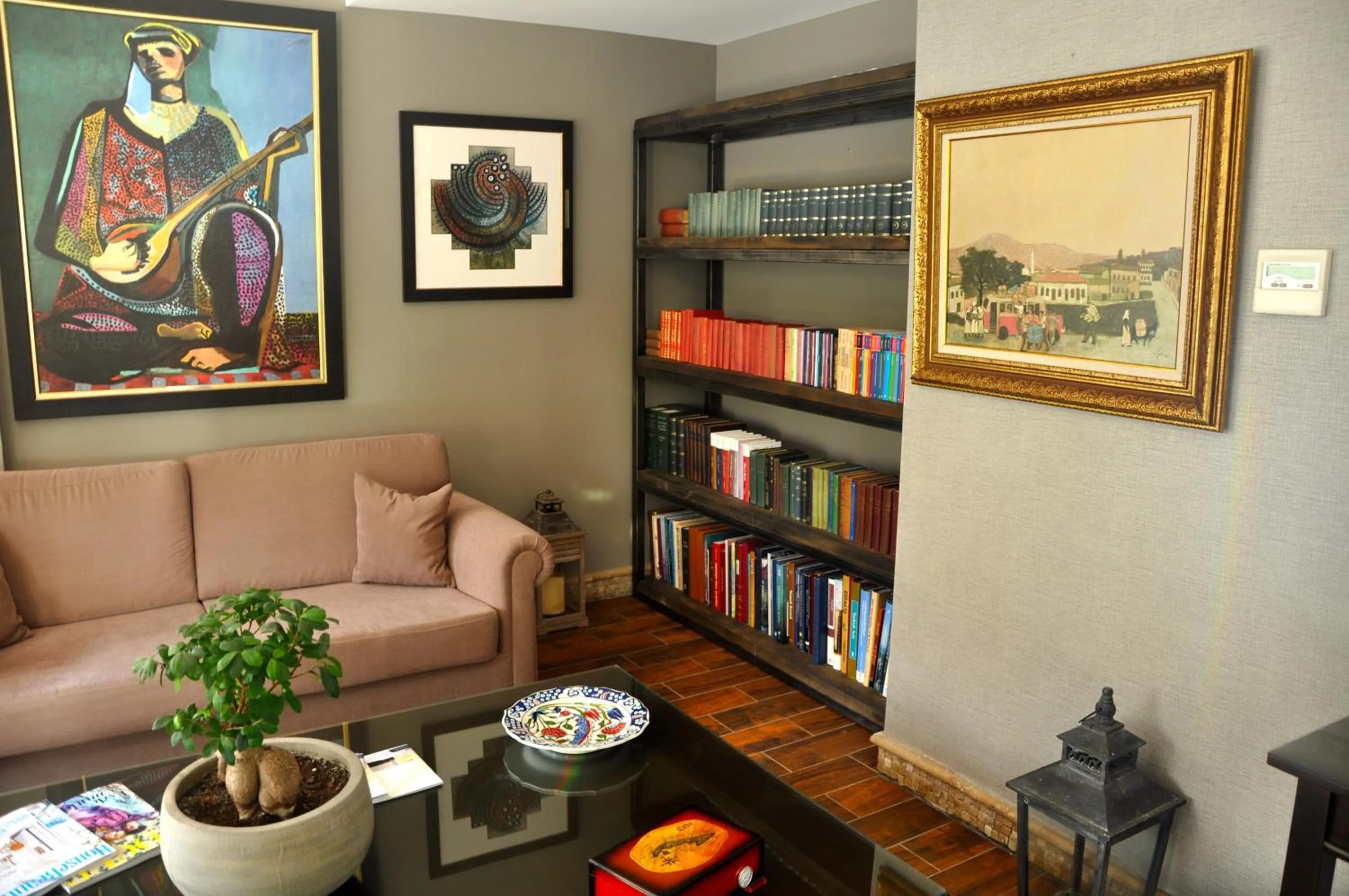 Library in Olira Boutique Hotel&SPA