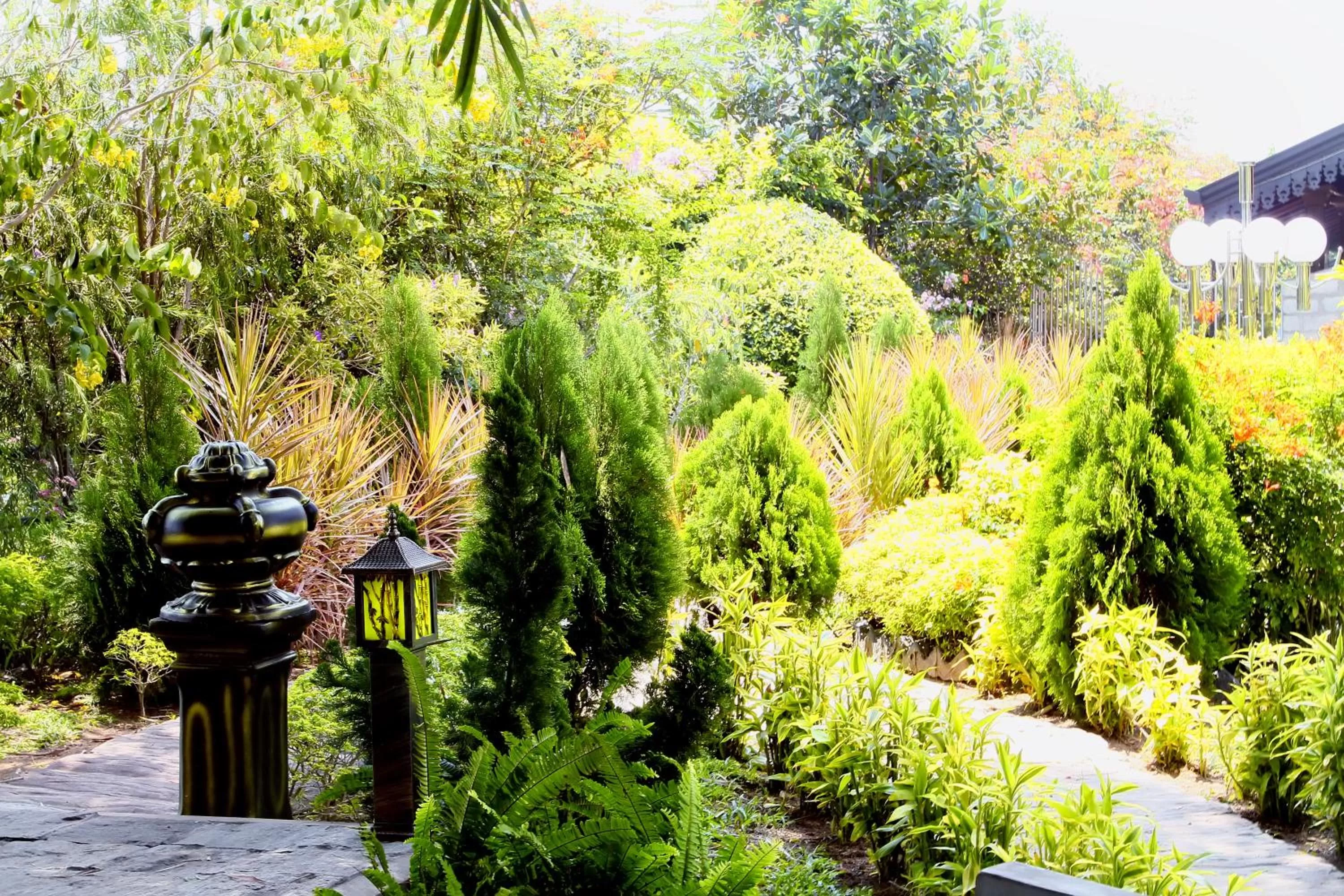 Opulent River Face Hotel