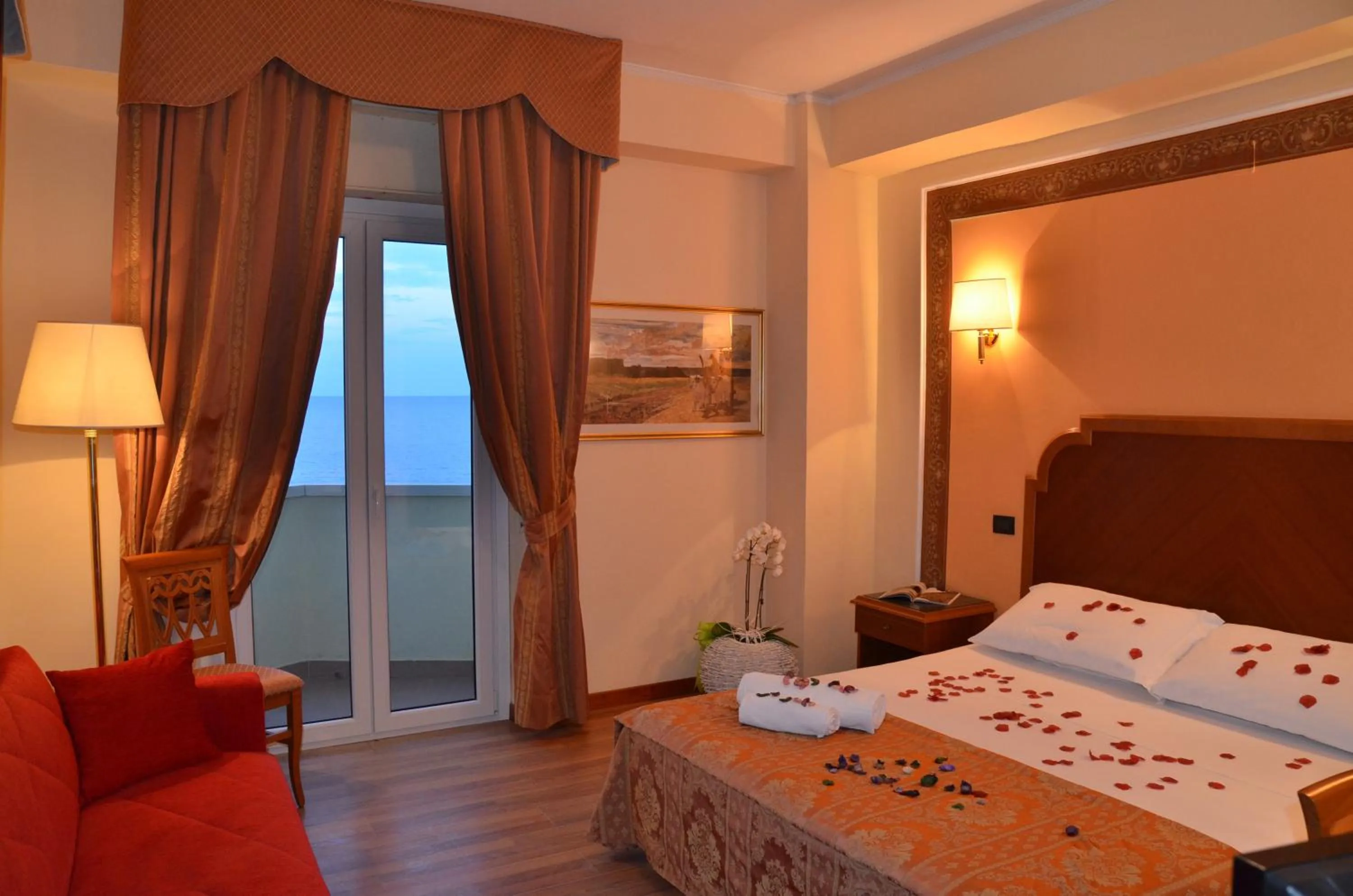 Day, Bed in Grand Hotel Montesilvano