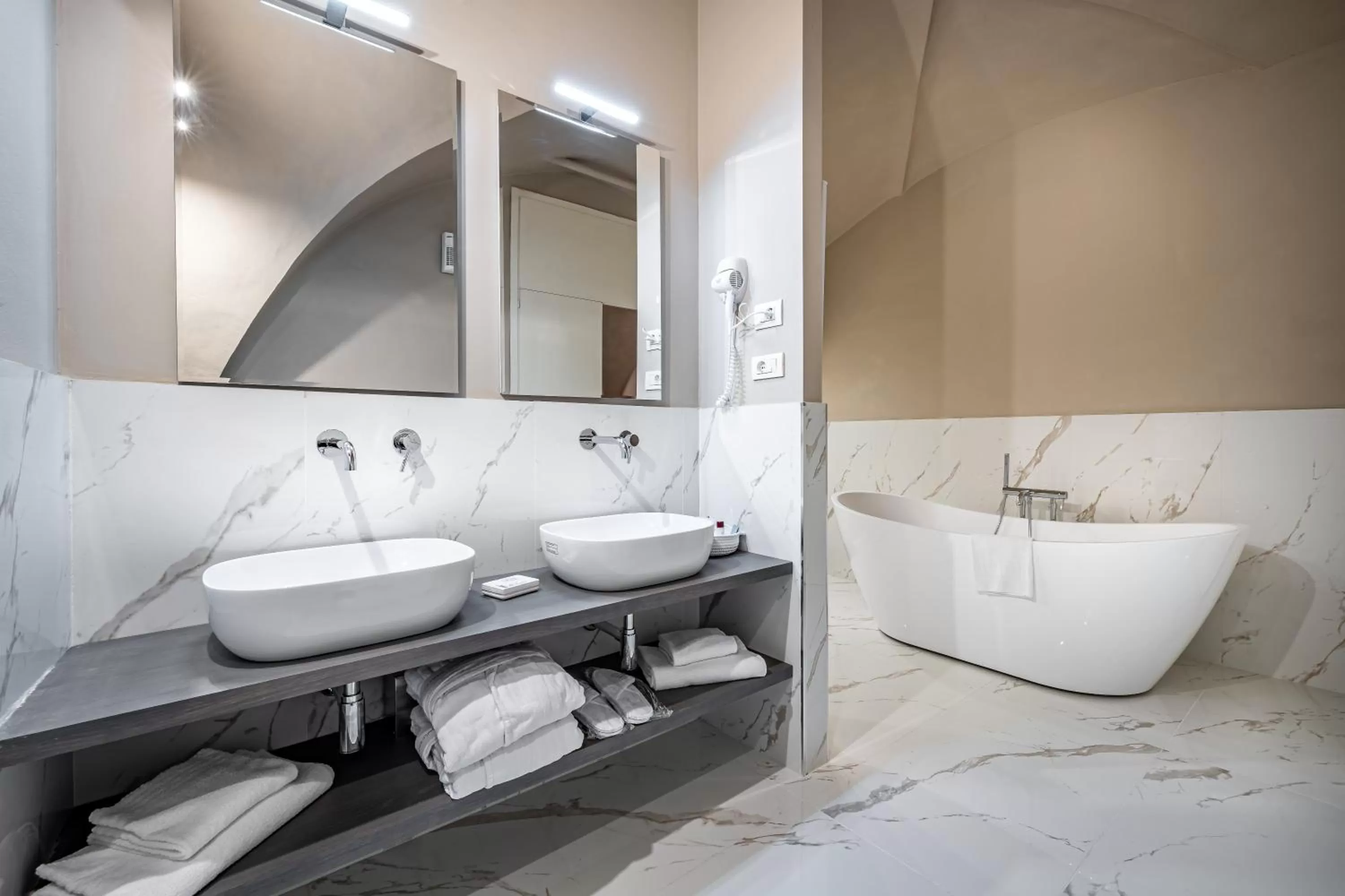 Bathroom in Hotel La Scaletta al Ponte Vecchio