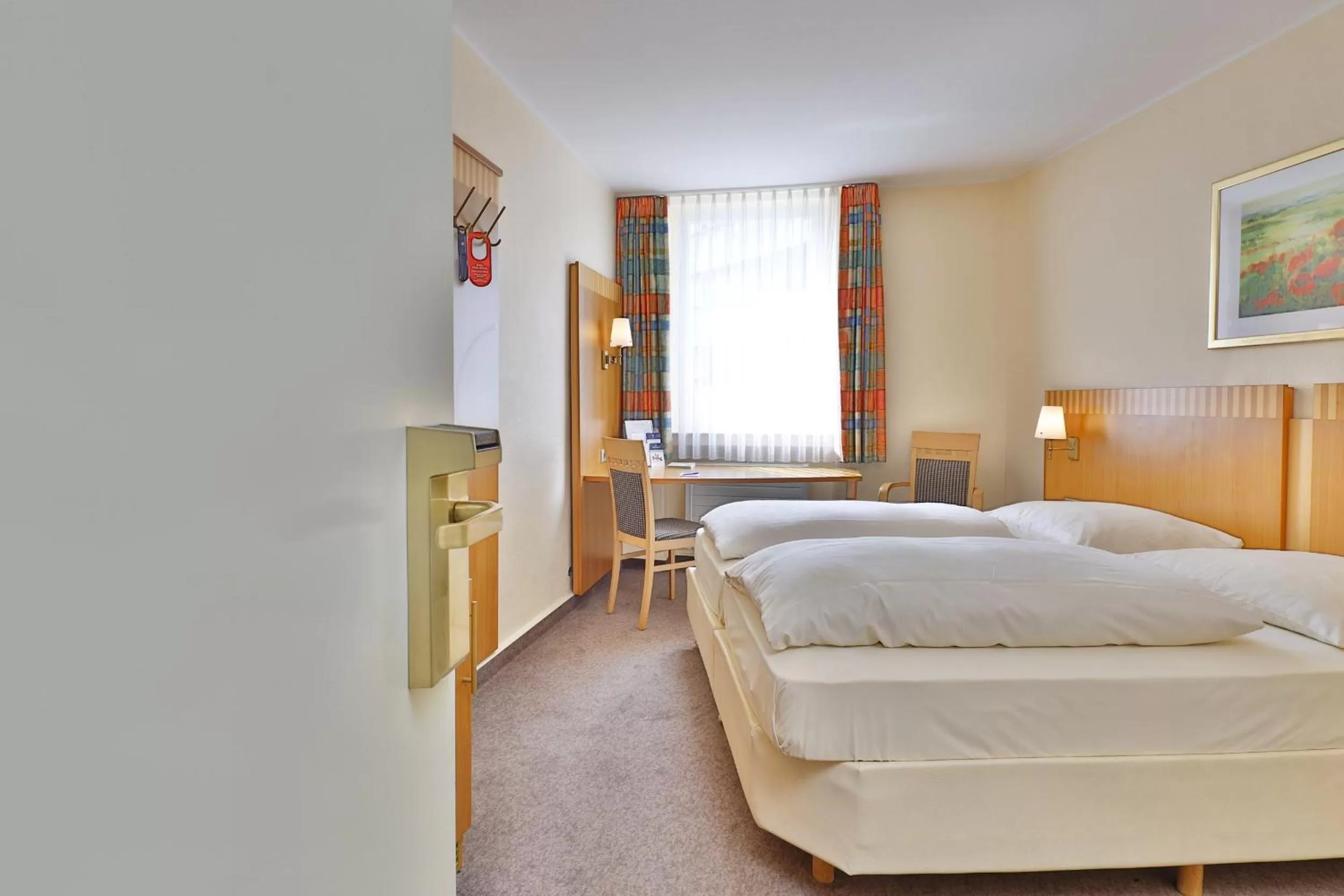 Photo of the whole room, Bed in City Partner Central-Hotel Wuppertal