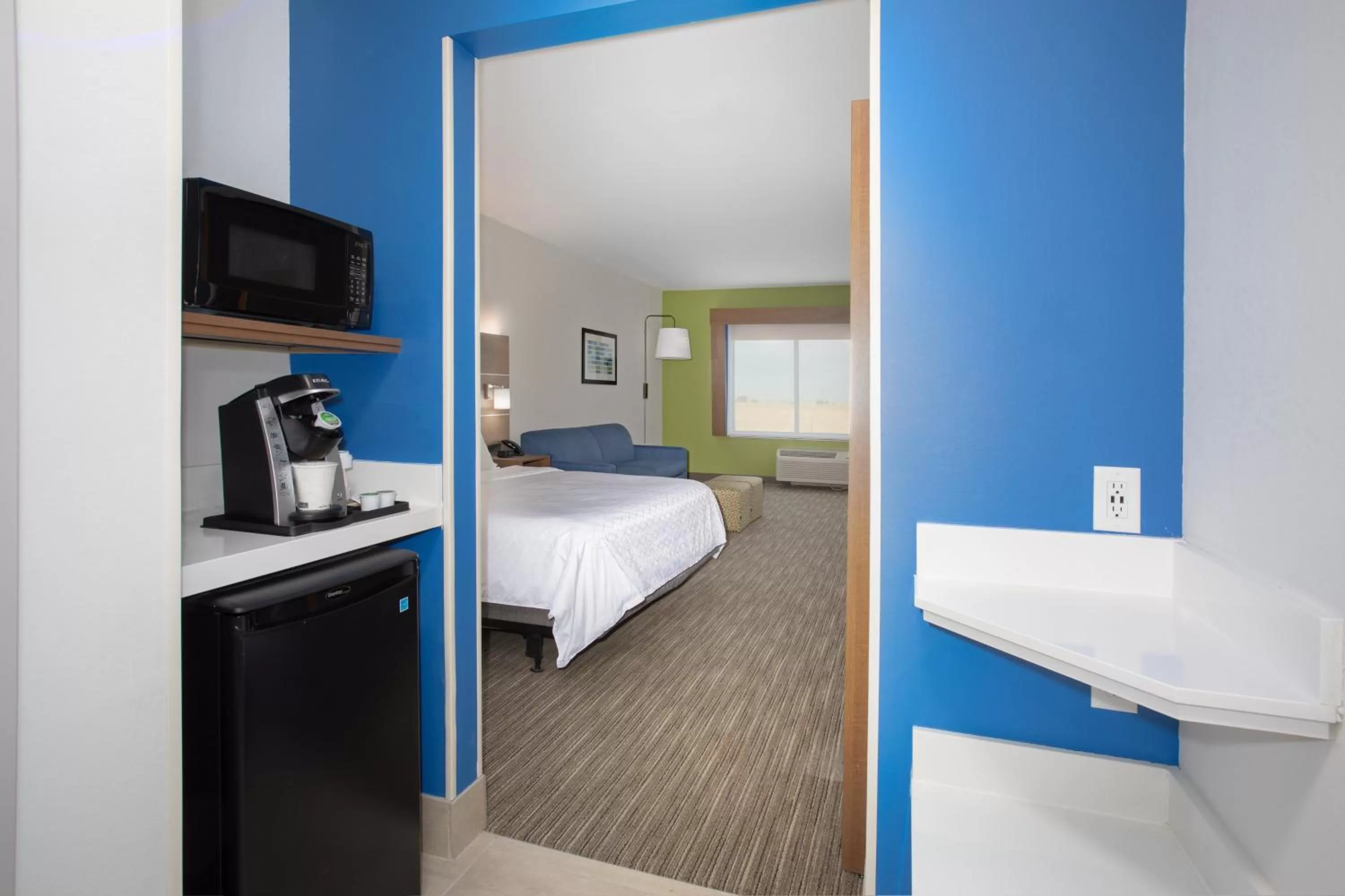 Photo of the whole room, Bed in Holiday Inn Express & Suites - Goodland I-70 by IHG