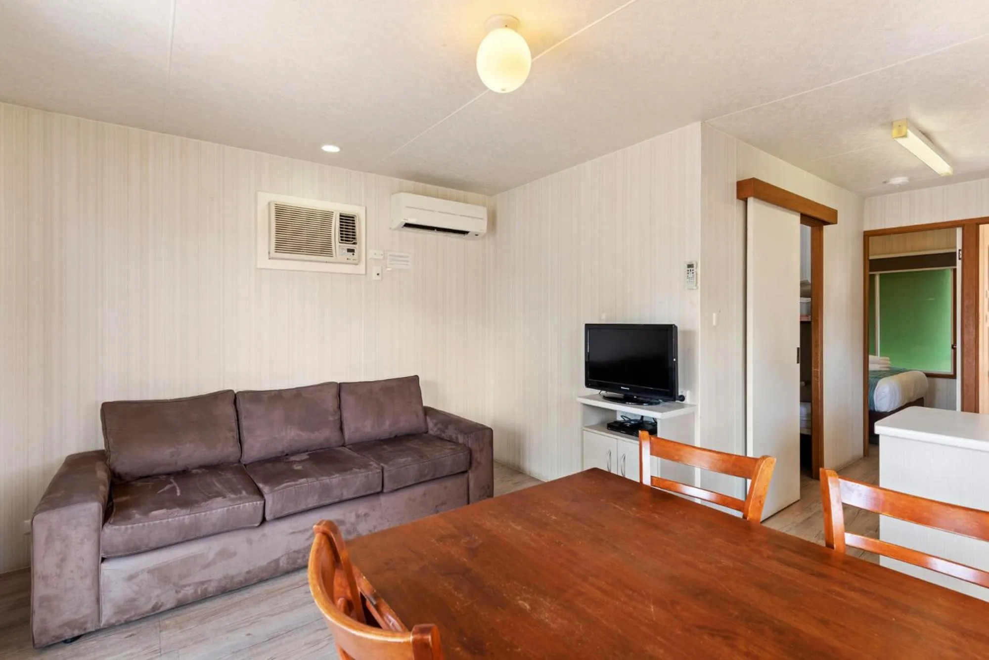 Living room in Discovery Parks - Maidens Inn Moama