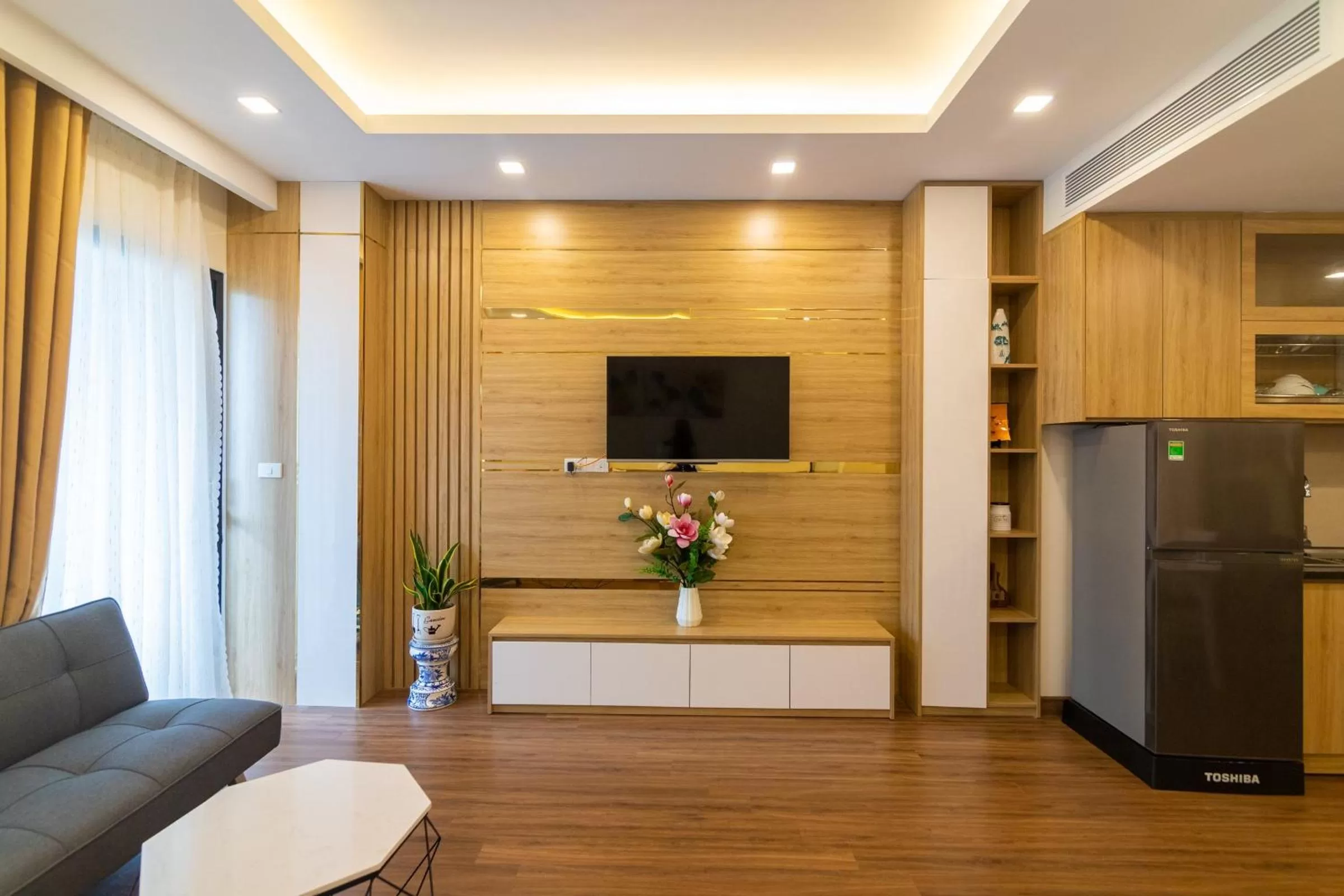 Communal lounge/ TV room, TV/Entertainment Center in FLC Sea Tower Quy Nhơn - Homostay
