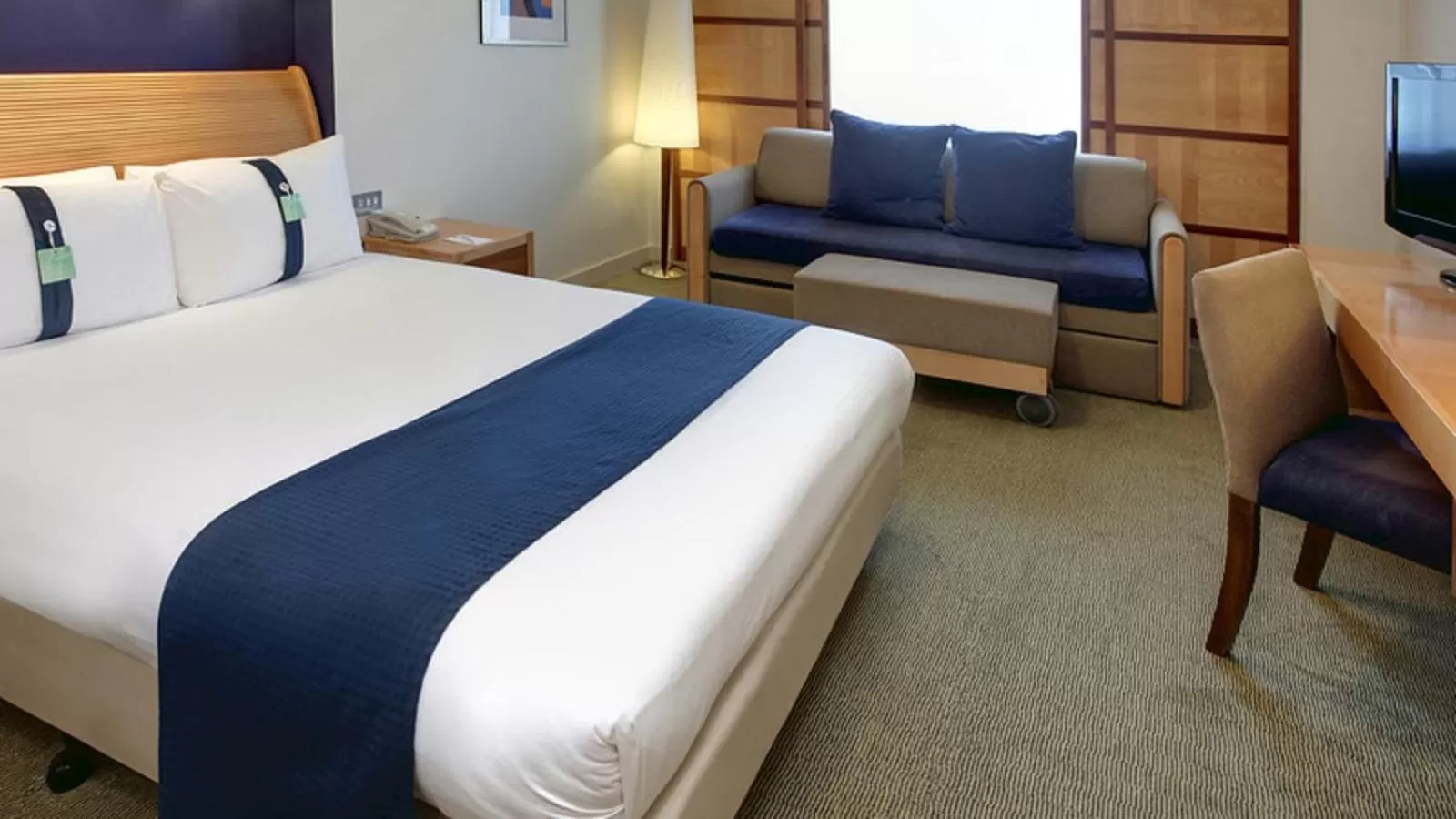Bedroom, Bed in Holiday Inn Maidstone-Sevenoaks by IHG