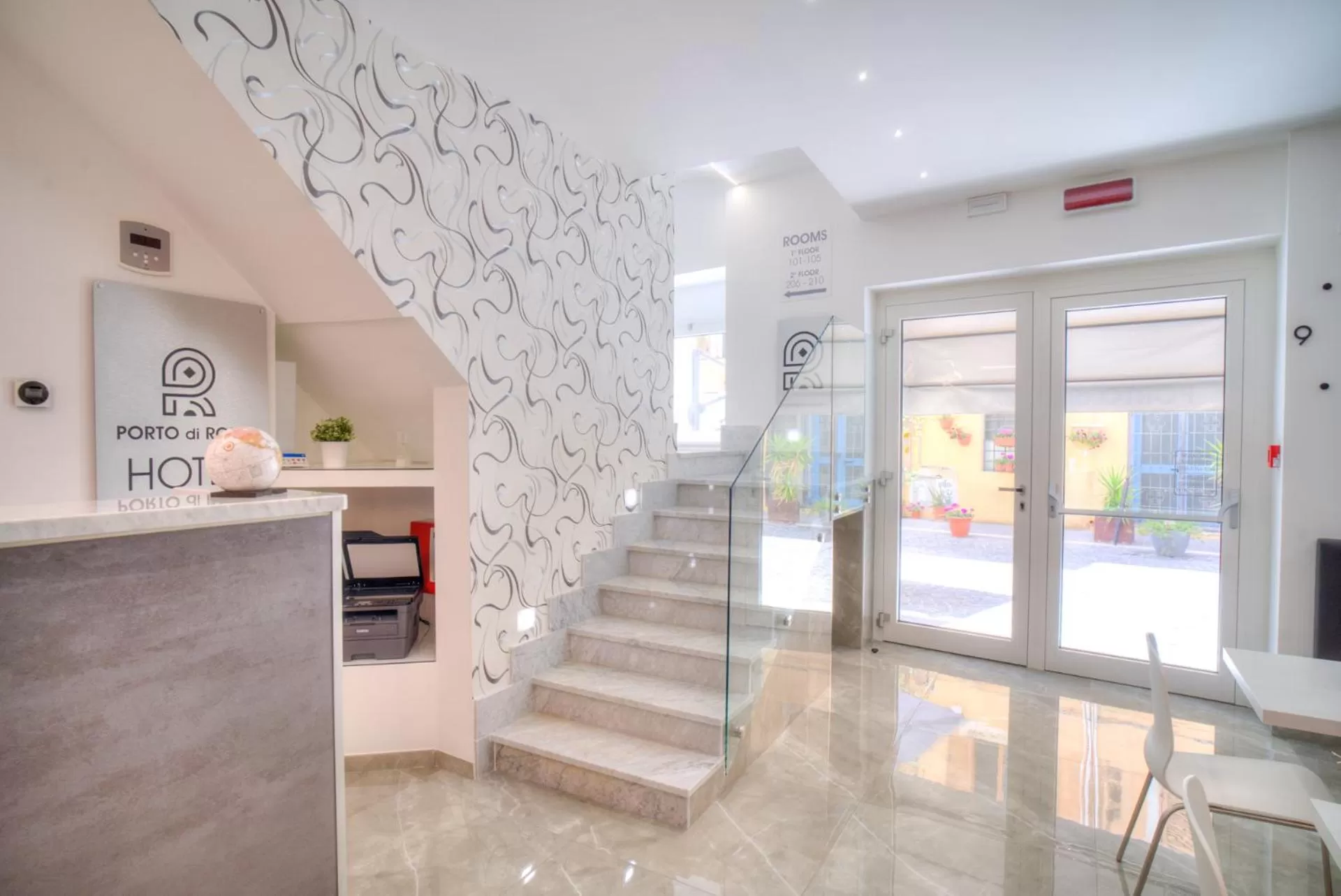 Lobby or reception in Hotel Porto Di Roma