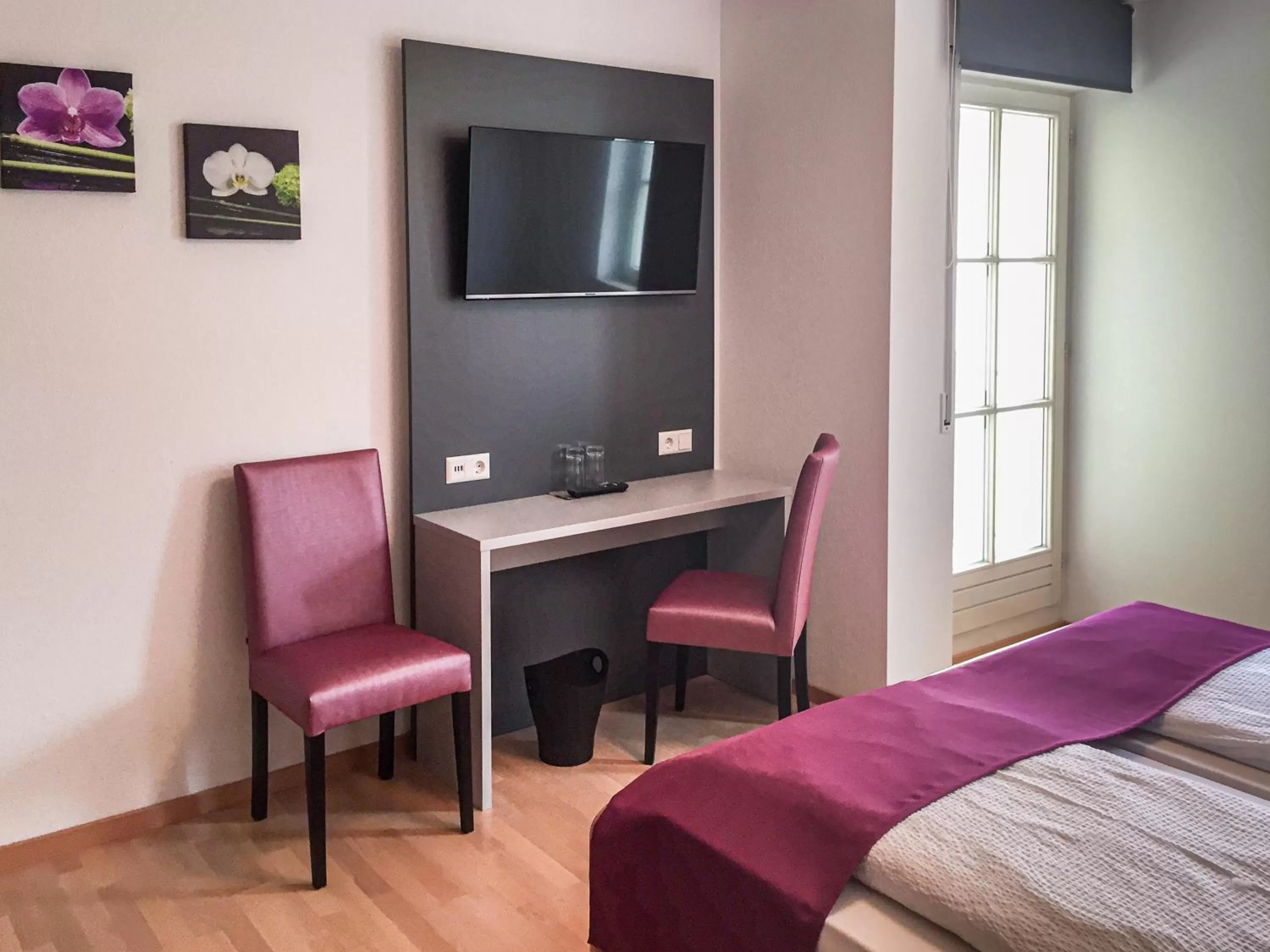 Photo of the whole room, TV/Entertainment Center in Torstuben