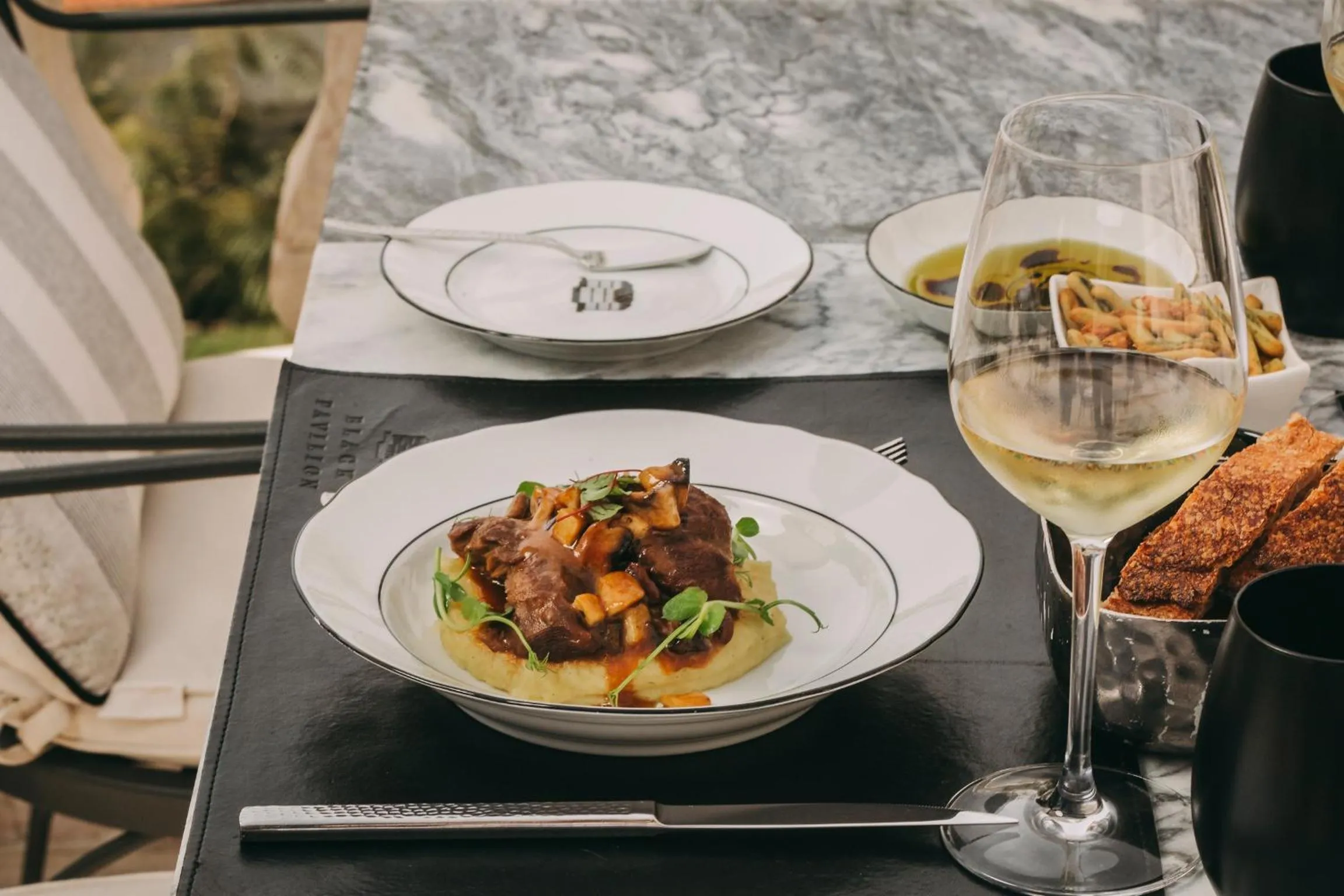 Restaurant/places to eat in Torel Palace Lisbon