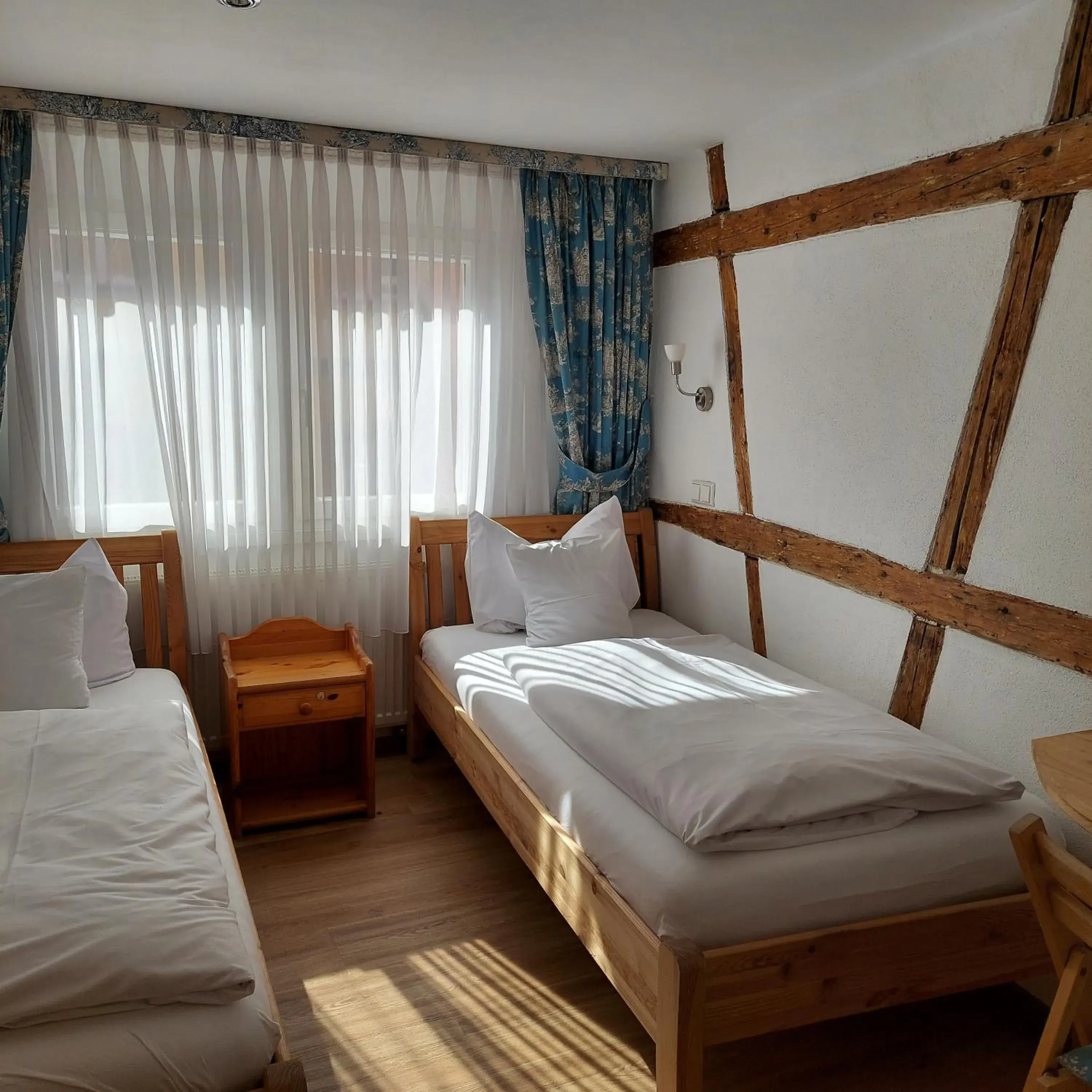 Small Twin Room - single occupancy in Hotel Gasthof Inselgraben garni Small Twin Room - single occupancy in Hotel Gasthof Inselgraben garni