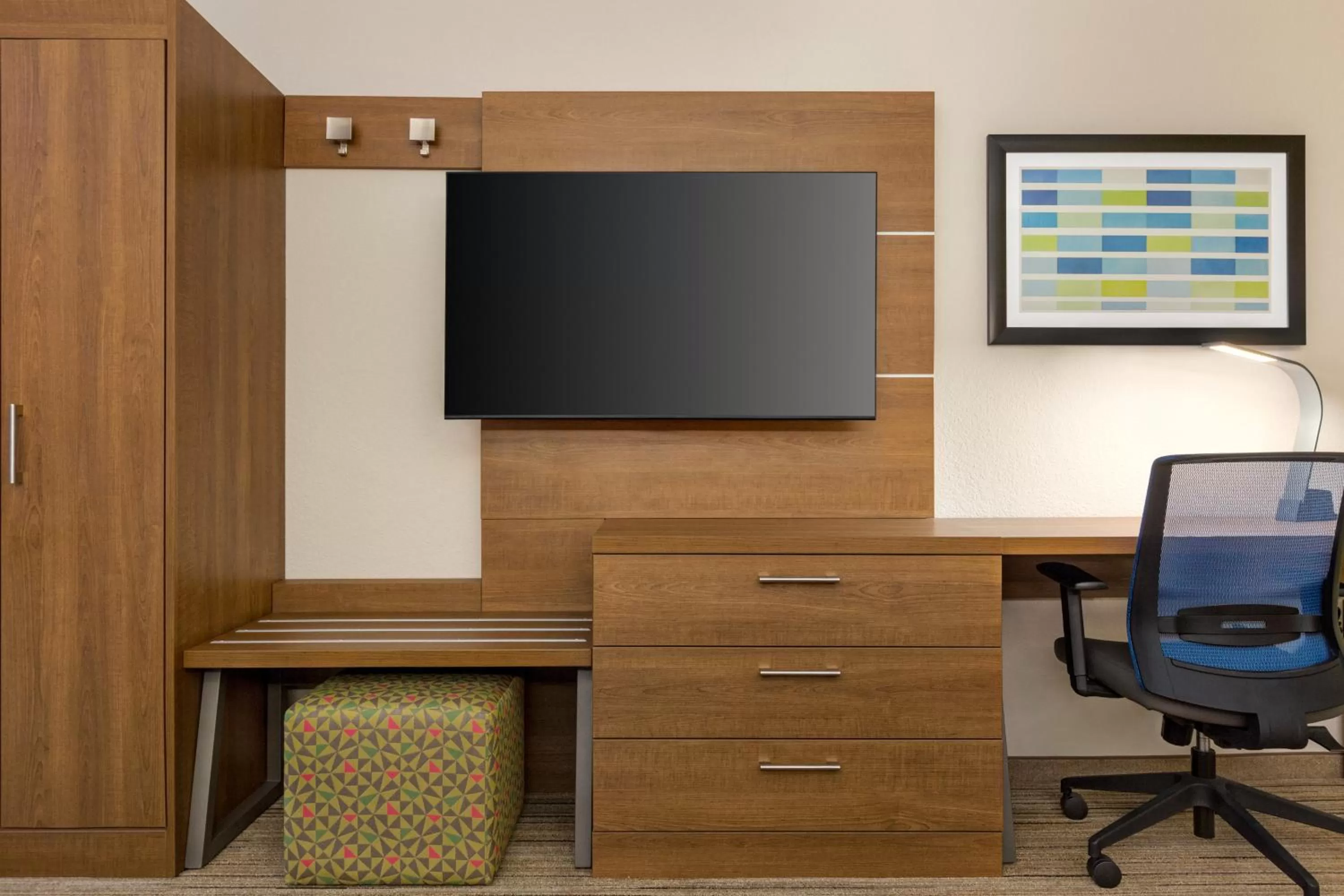 Photo of the whole room, TV/Entertainment Center in Holiday Inn Express Hotel & Suites Mission-McAllen Area, an IHG Hotel