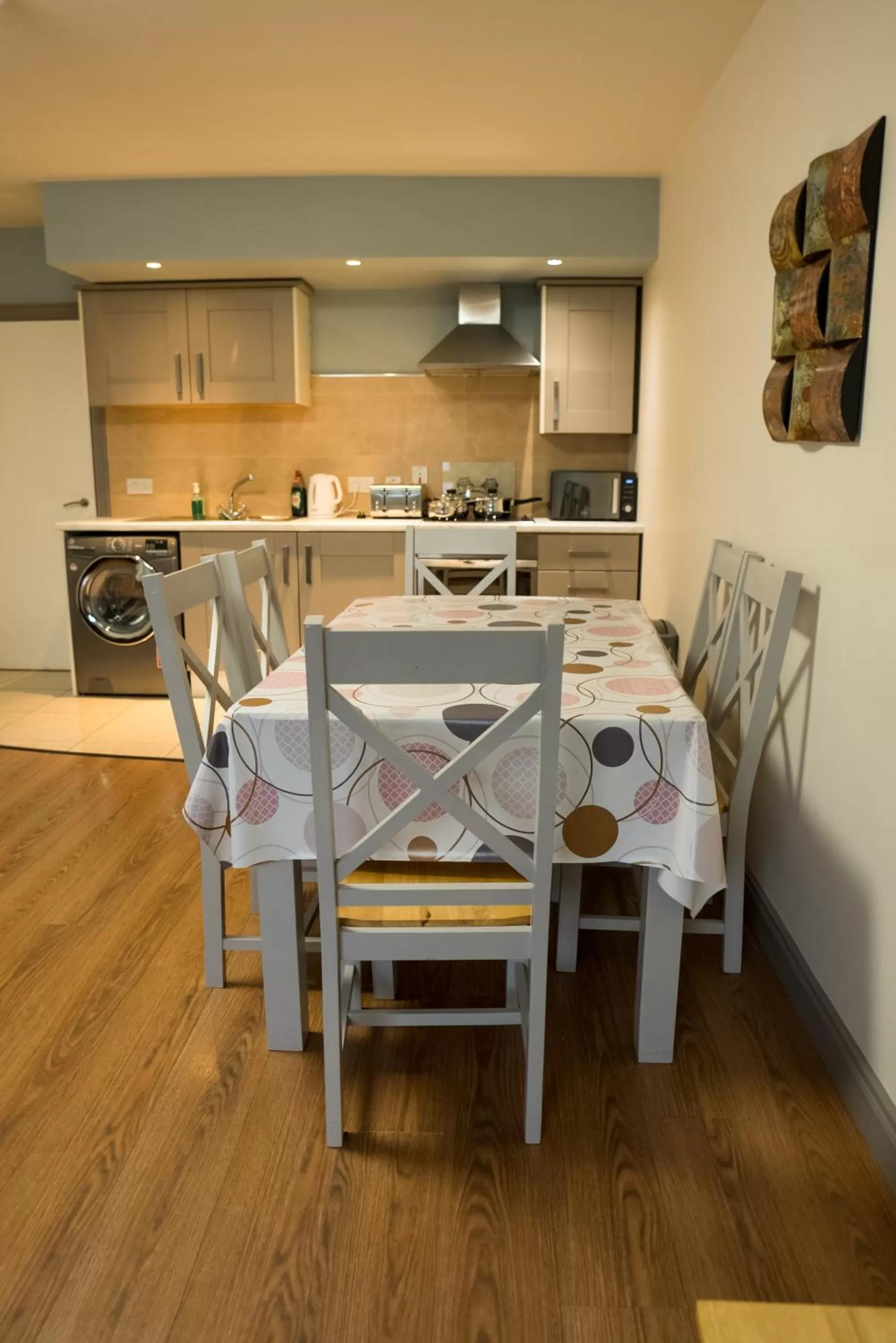 kitchen in Walsh's Hotel and Apartments