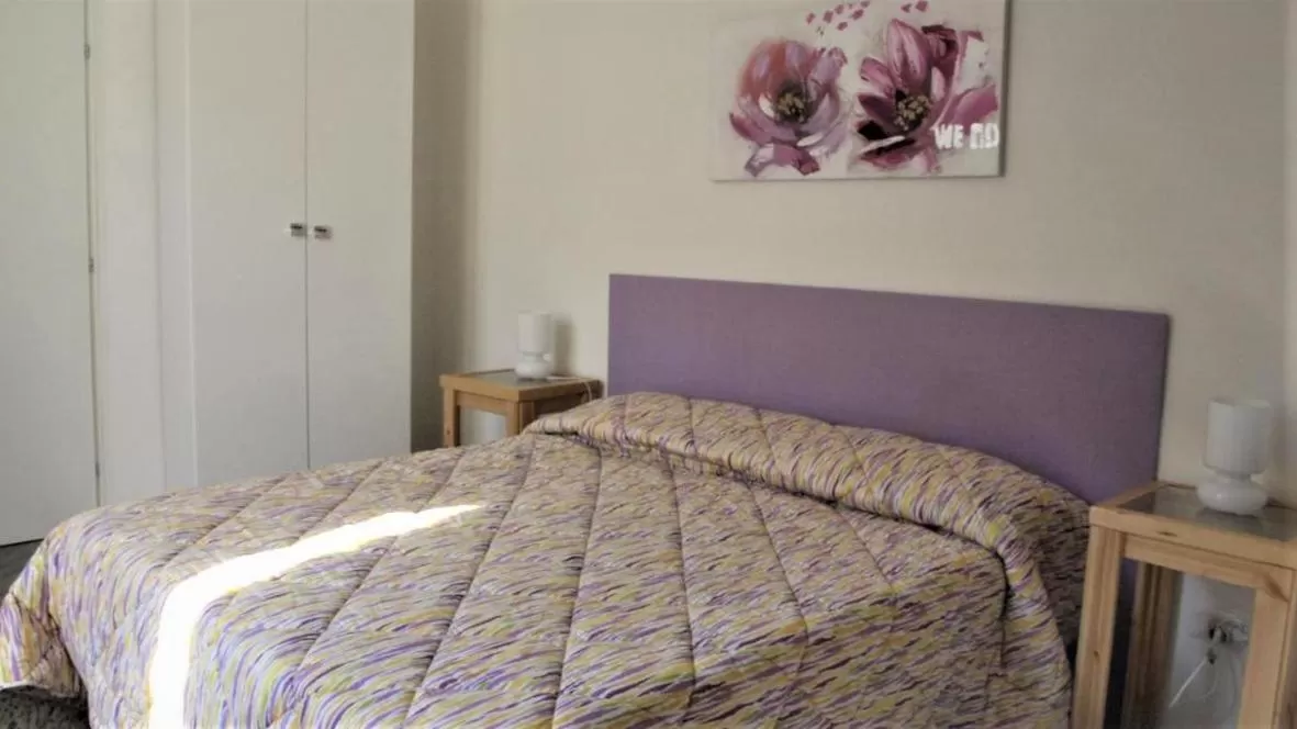 Photo of the whole room, Bed in Dafne Marsala Centro