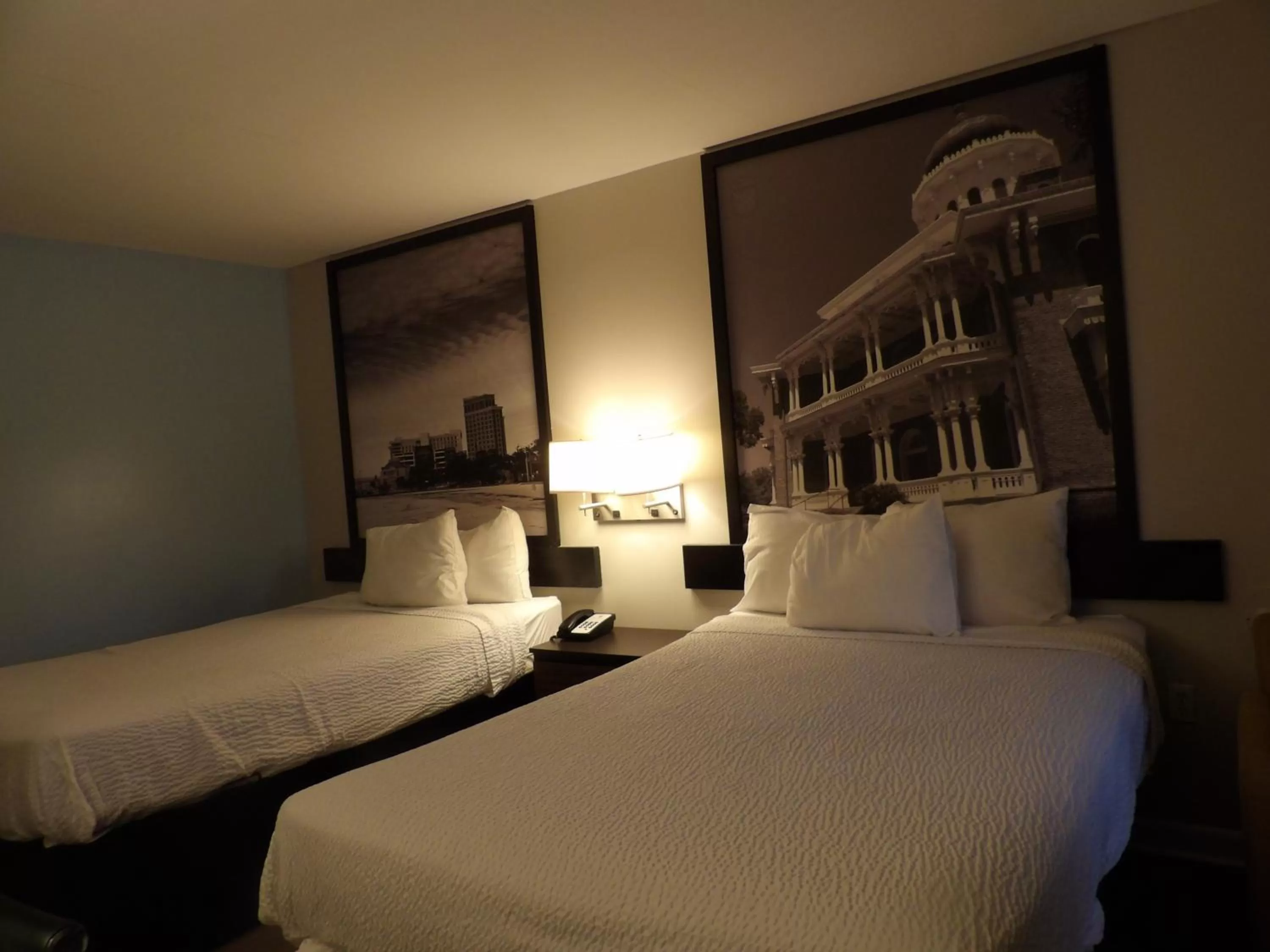Bed in Super 8 by Wyndham Ocean Springs Biloxi