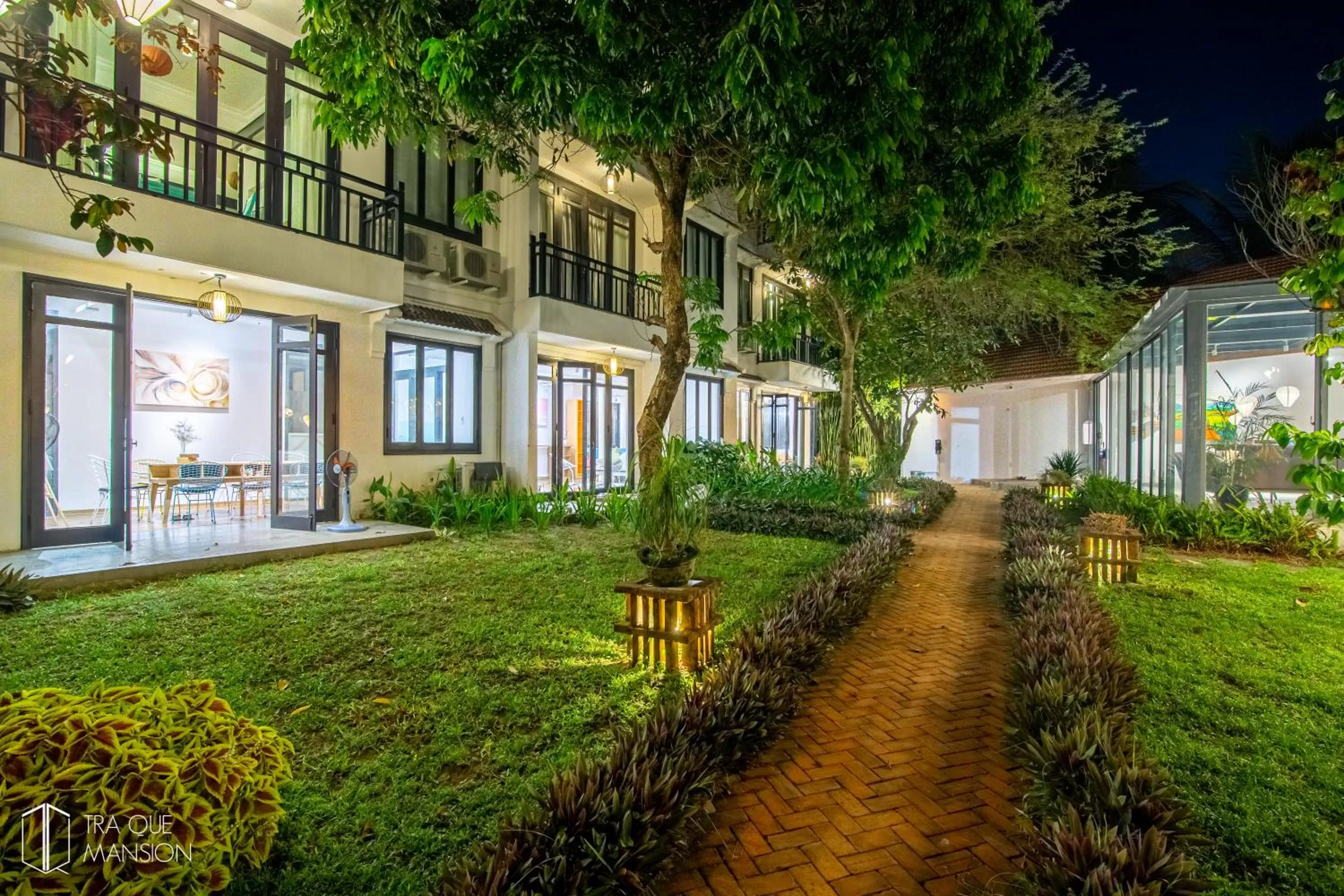Night, Property Building in Tra Que Mansion